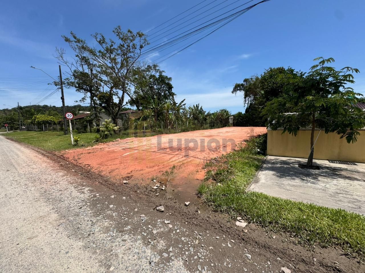 Terreno à venda  | 384m2  12x32m  a 450m do mar no Balneário P...