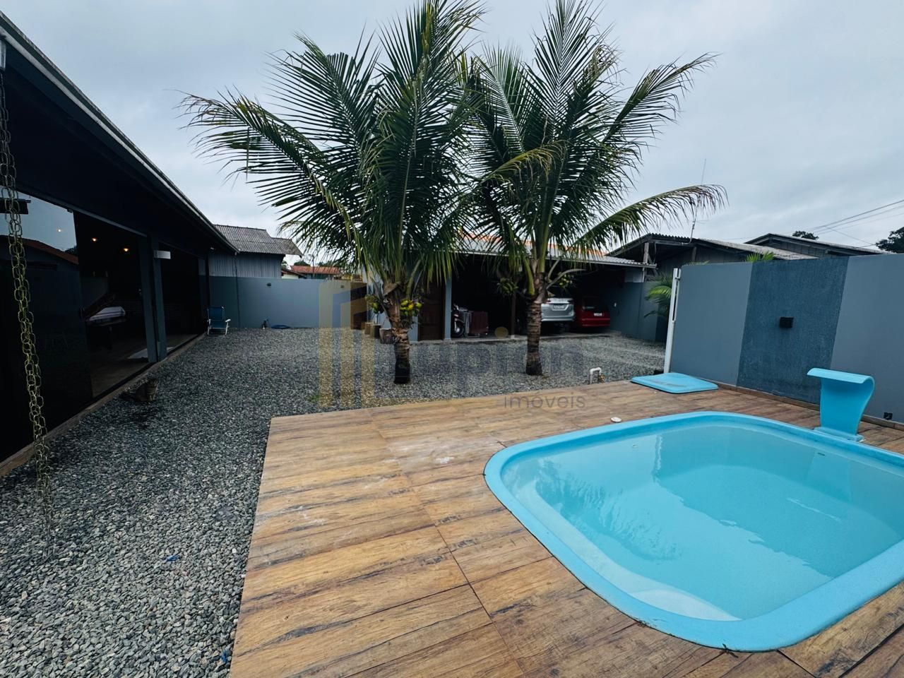 Casa com piscina aquecida à venda no Itacolomi - Piçarras SC, ...
