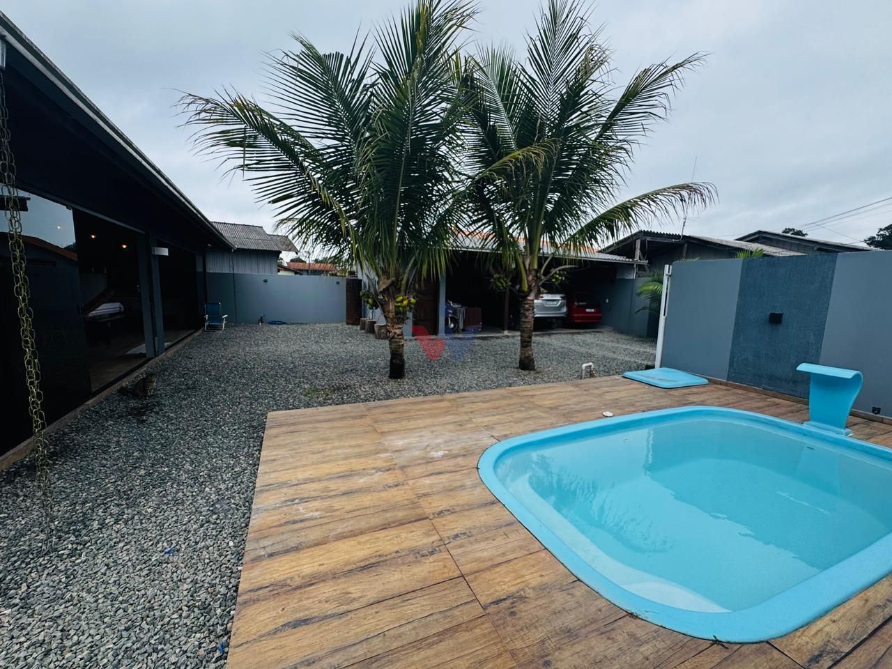 Casa com piscina aquecida à venda no Itacolomi - Piçarras SC, ...