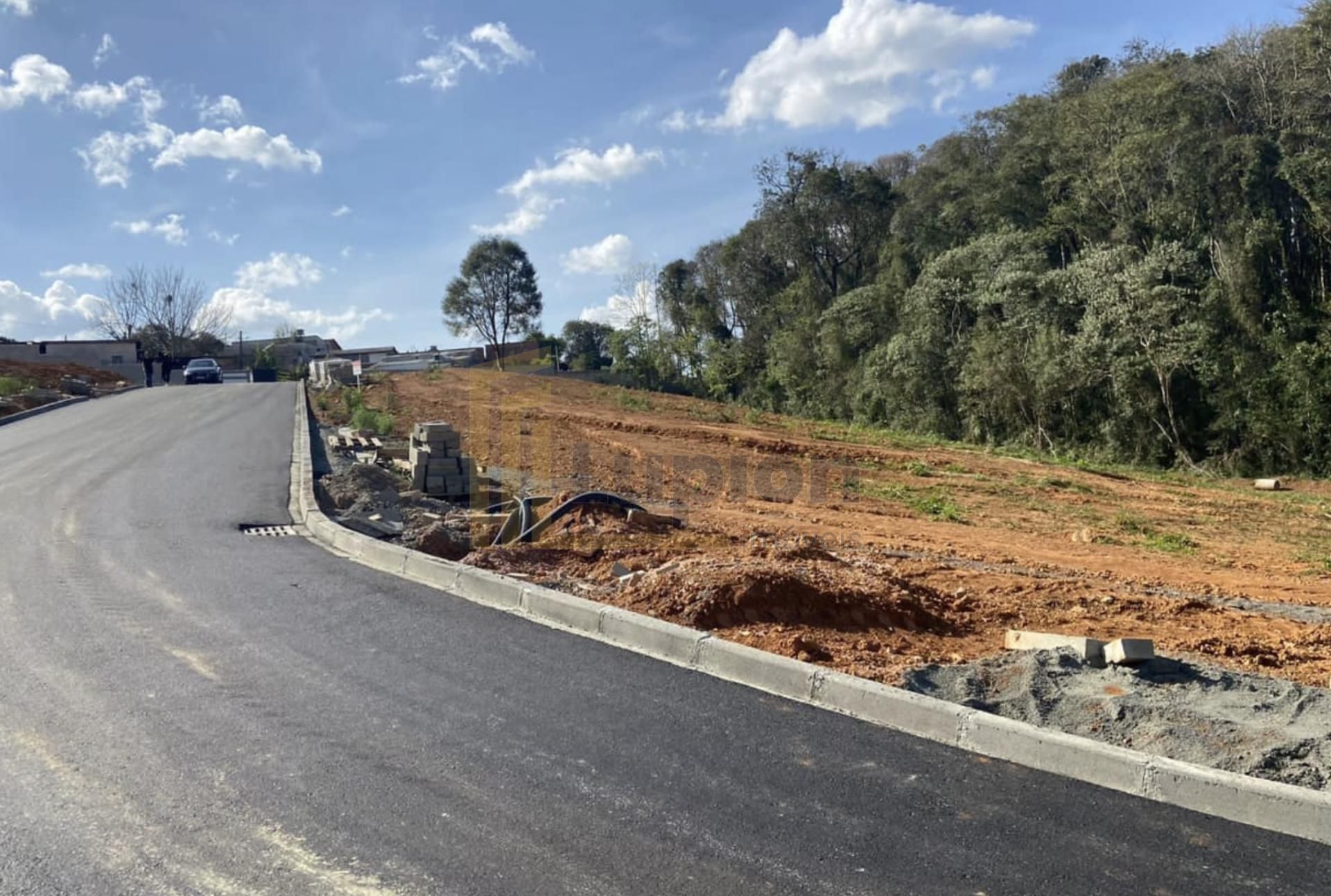 Terreno em condomínio fechado próximo ao Parque Barigui - 1.06...