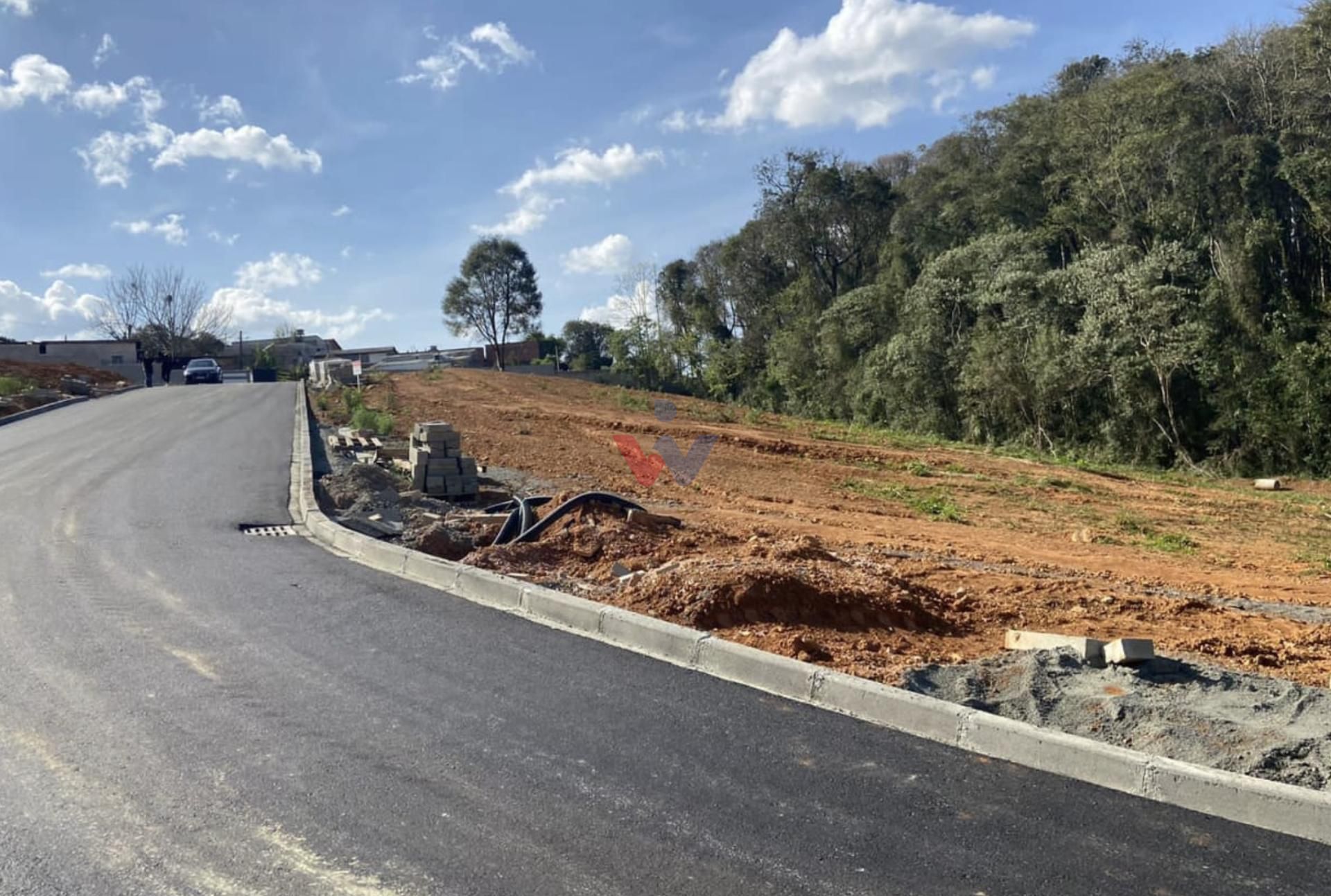 Terreno em condomínio fechado próximo ao Parque Barigui - 1.06...