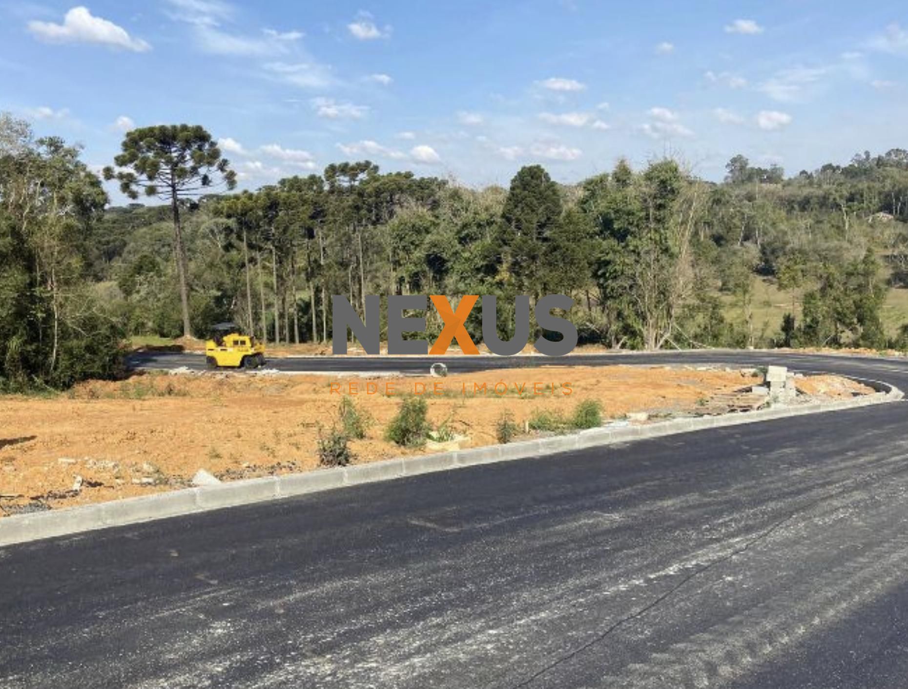 Terreno em condomínio fechado próximo ao Parque Barigui - 1.06...