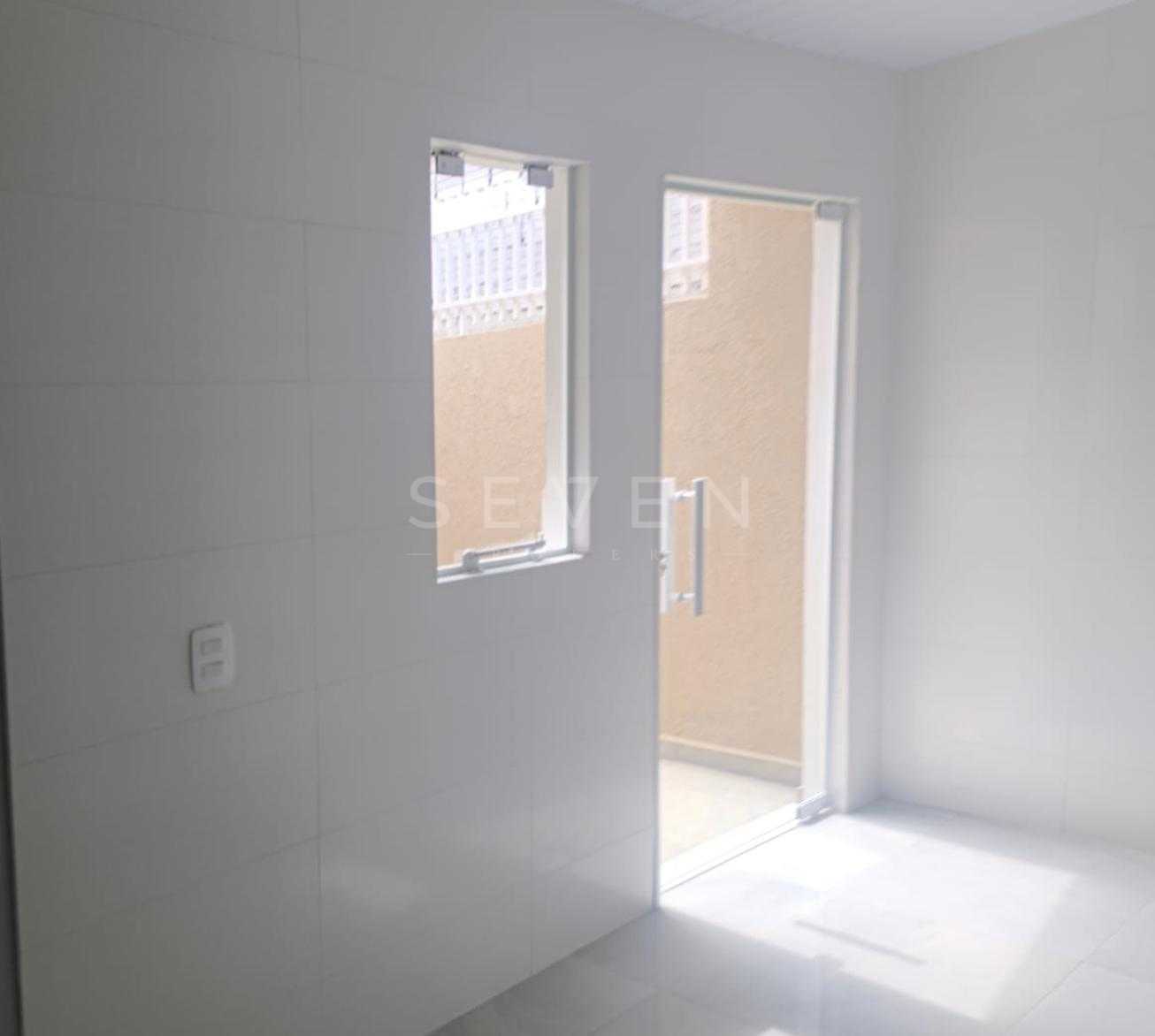 Casa à venda, nova, 2 quartos com quintal - Gralha Azul, FAZEN...