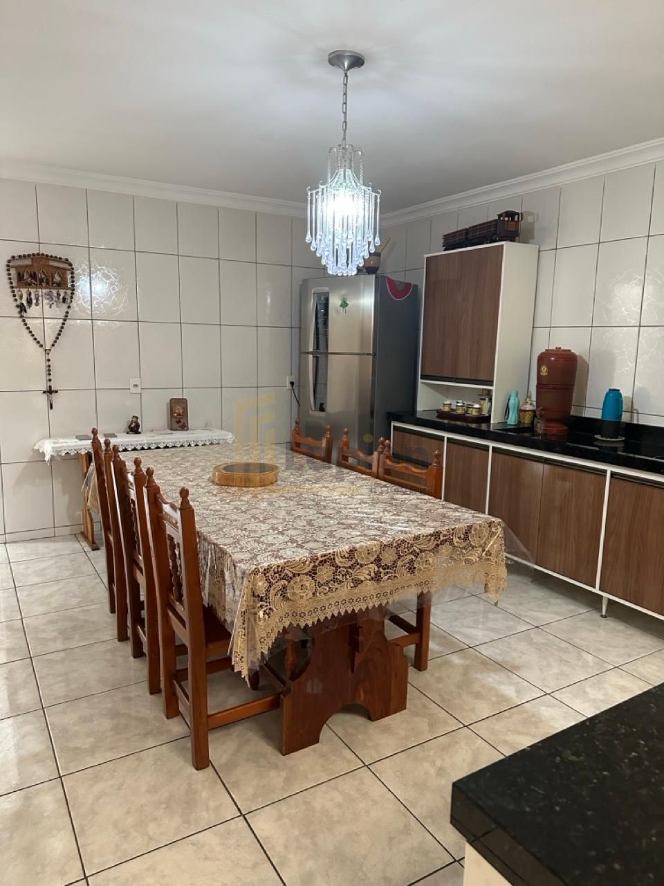 Sobrado à venda, 3 quartos, terreno de 160 m2, no Tatuquara, C...