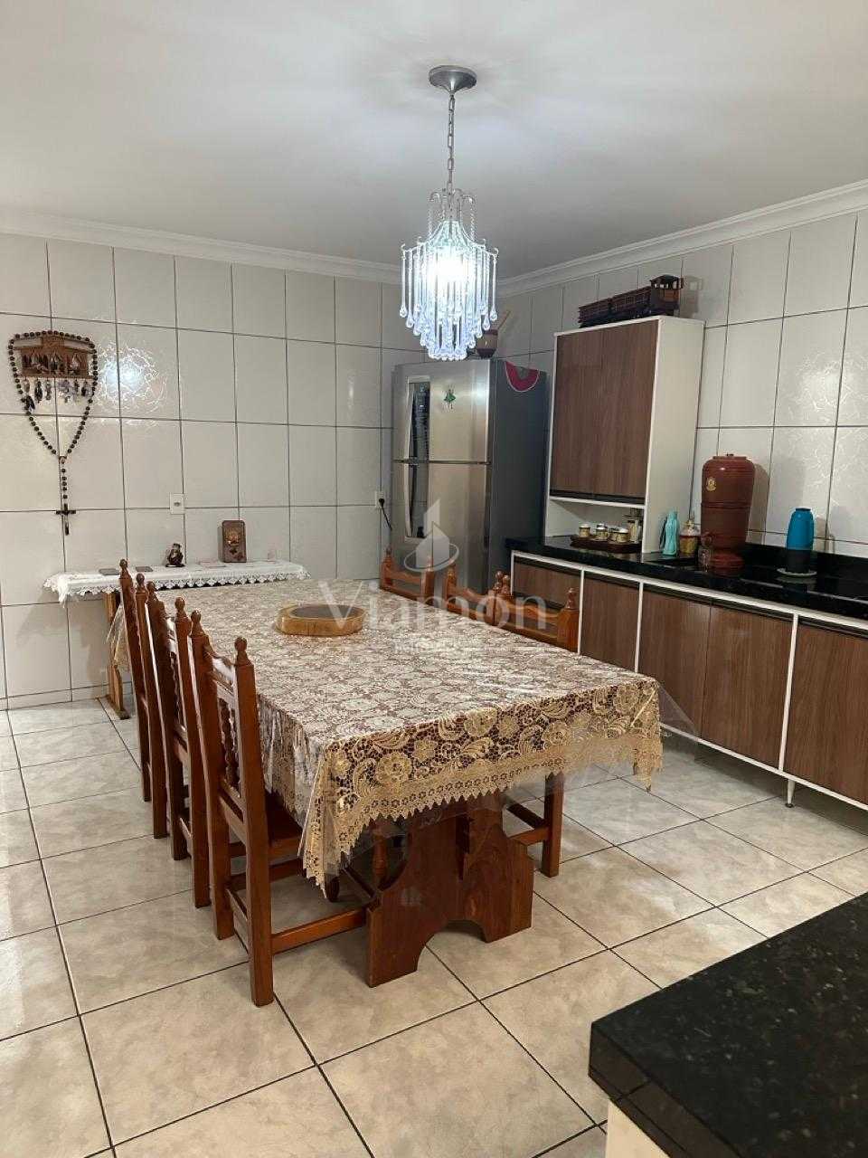 Sobrado à venda, 3 quartos, terreno de 160 m2, no Tatuquara, C...