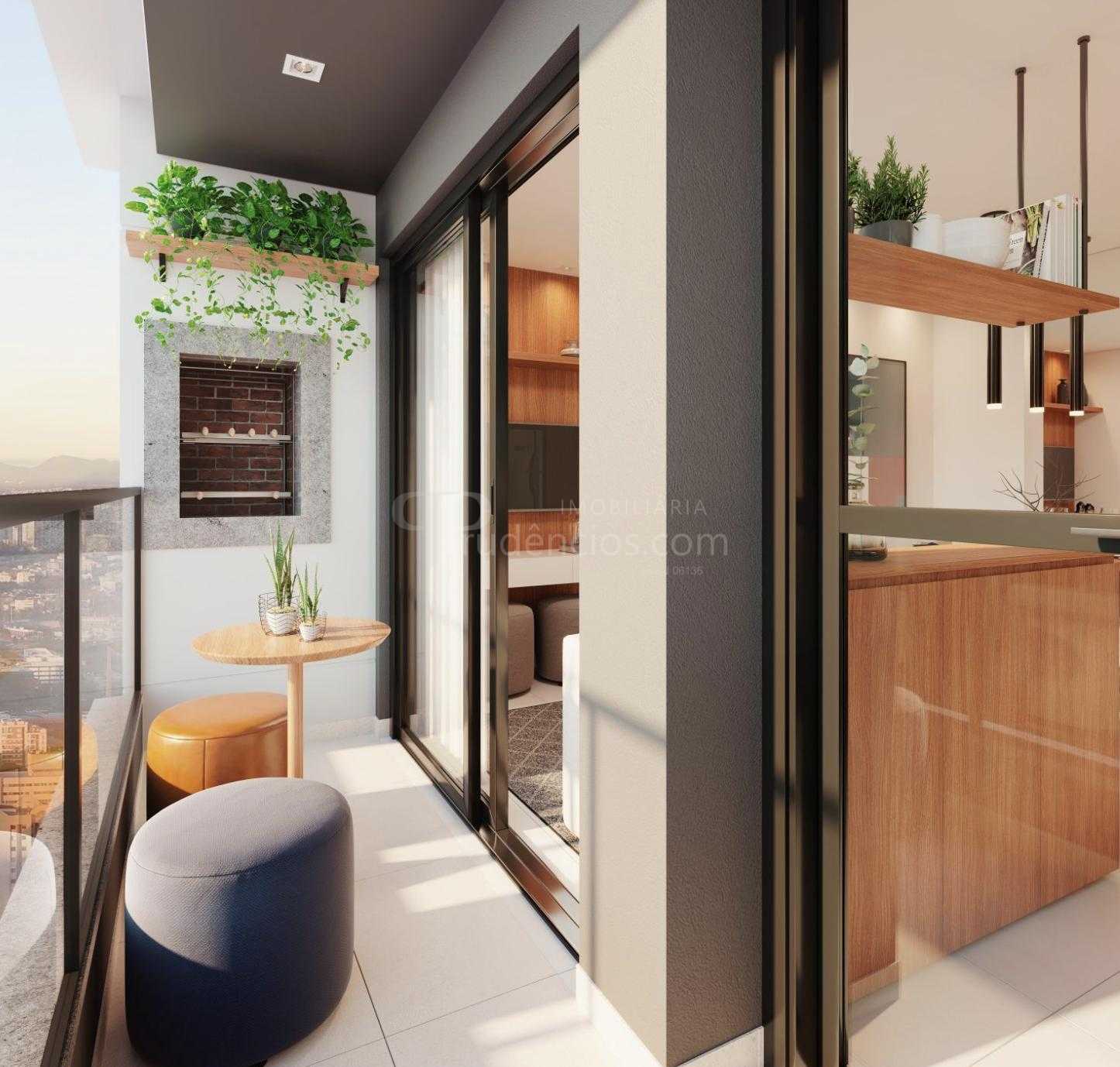 Apartamento 2 quartos  1 Suite  com sacada no Capão Raso em Cu...