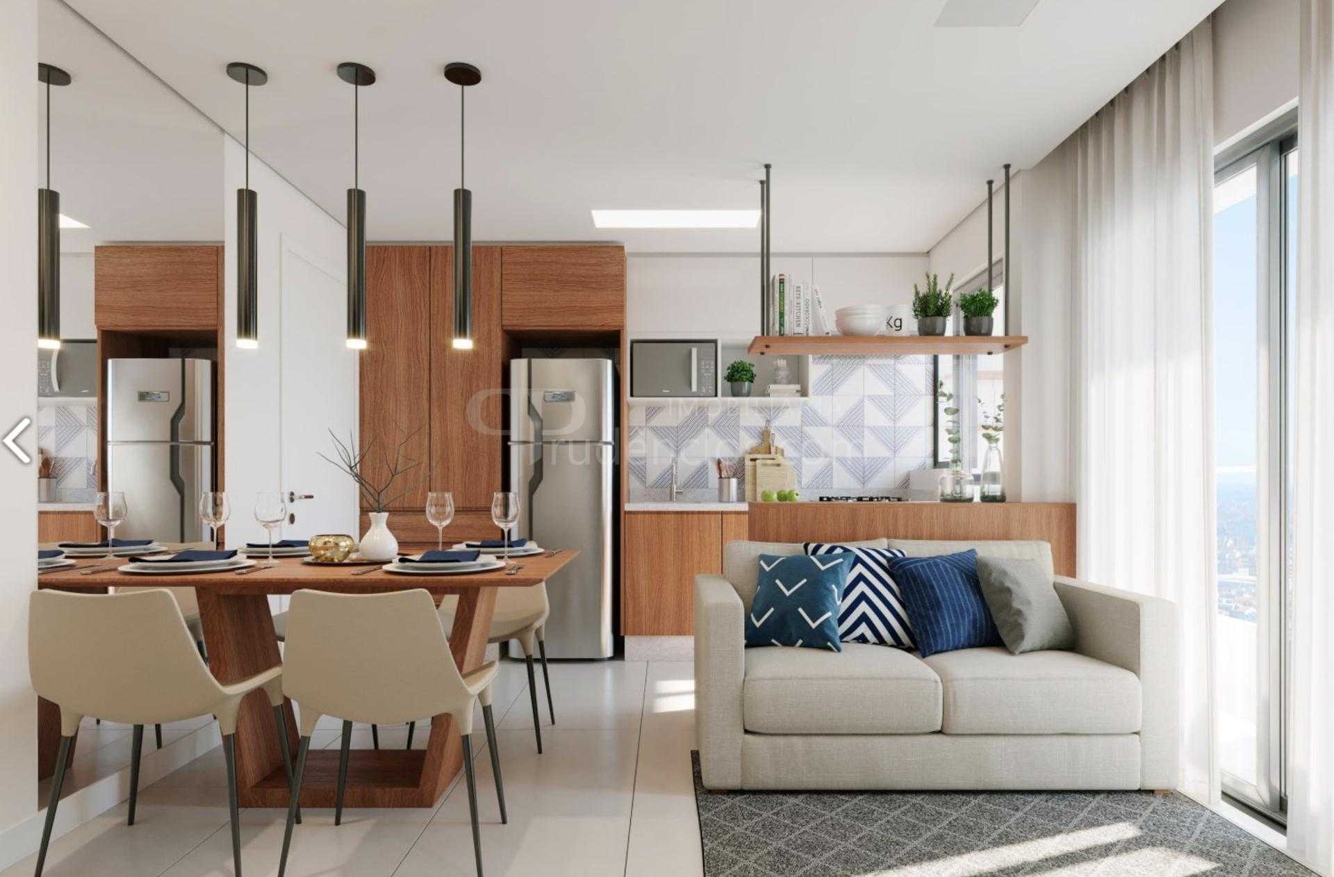 Apartamento 2 quartos  1 Suite  com sacada no Capão Raso em Cu...