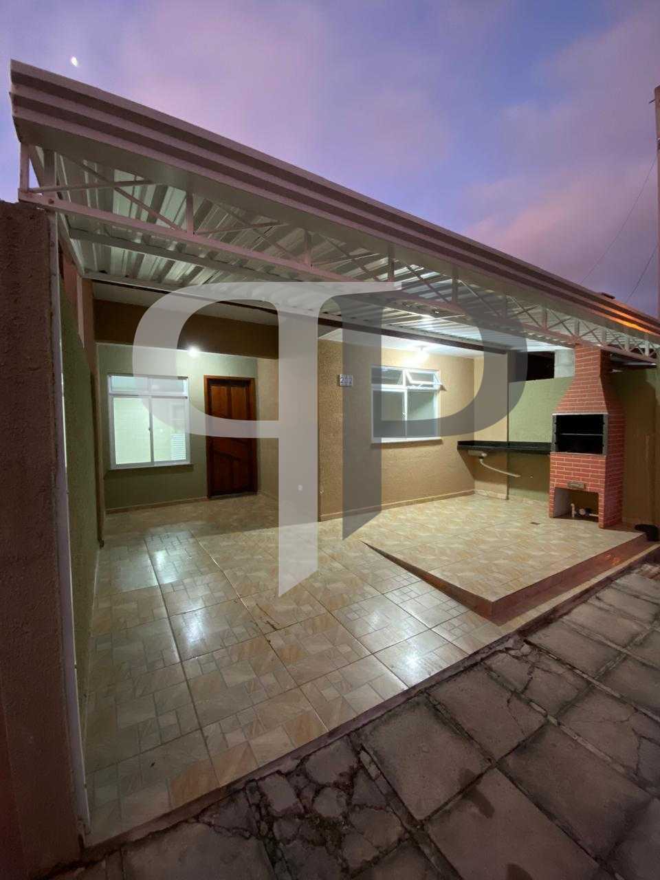 Casa 2 quartos com churrasqueira e garagem coberta no Estados,...