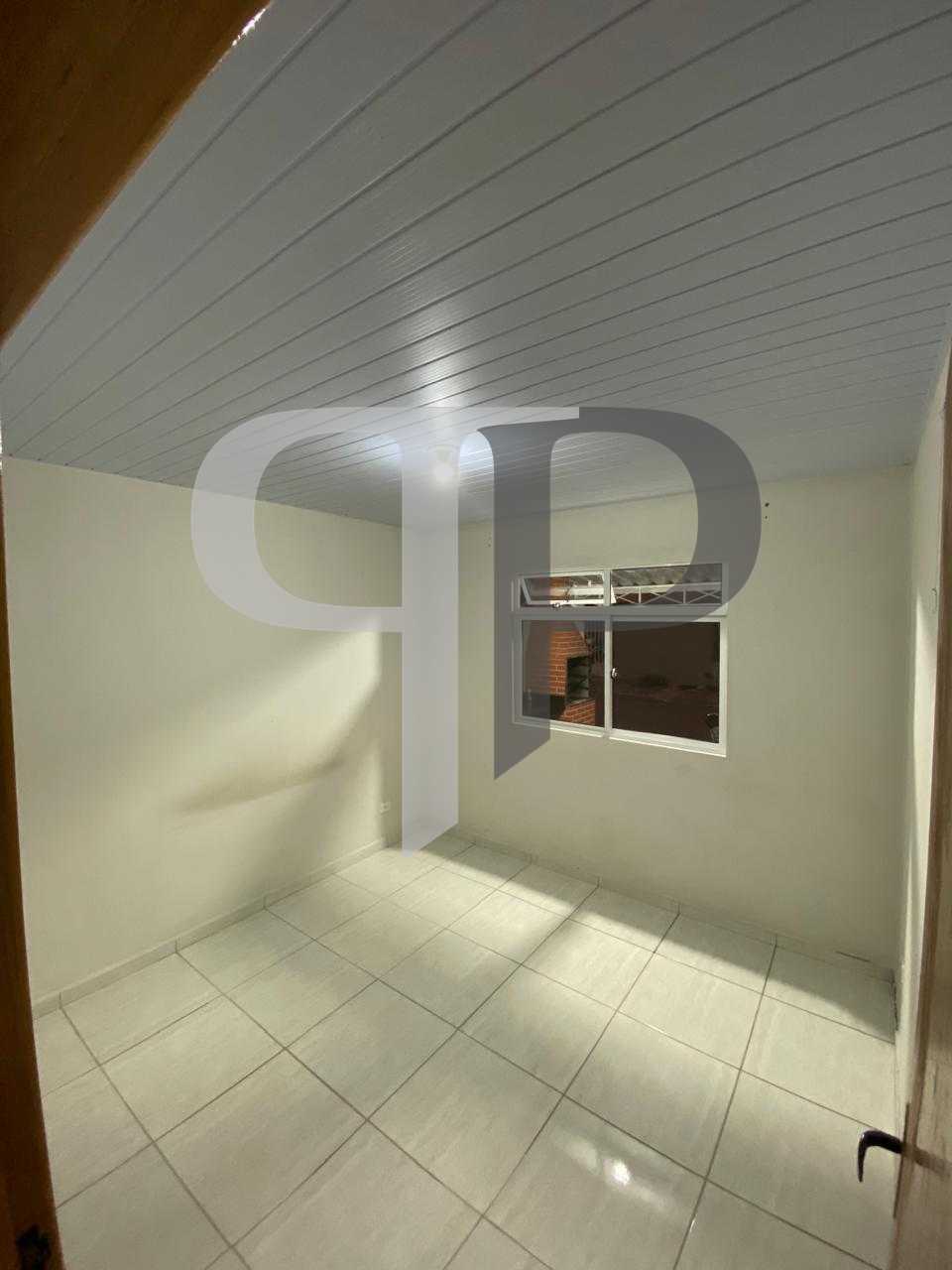 Casa 2 quartos com churrasqueira e garagem coberta no Estados,...