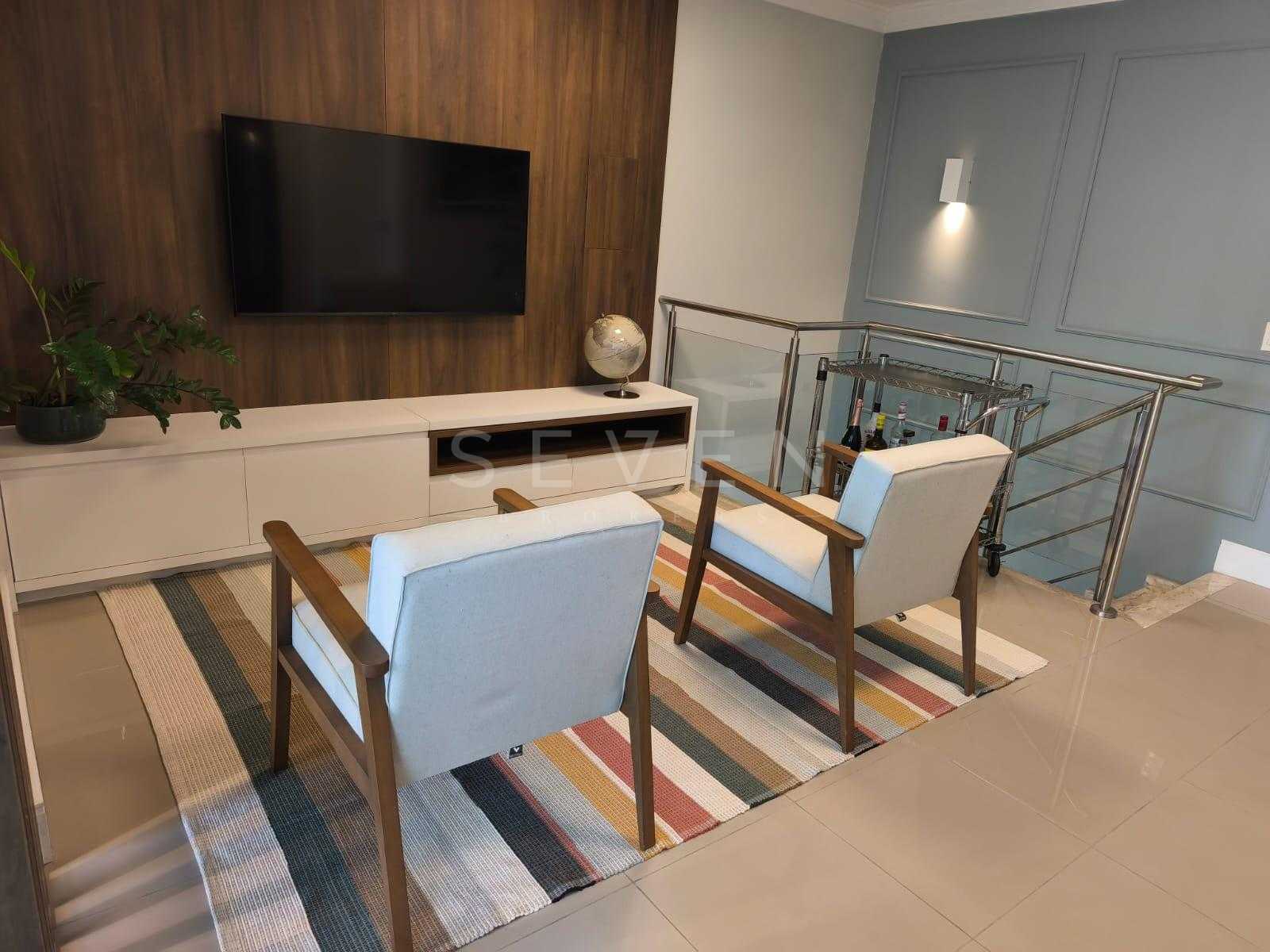 Cobertura duplex mobiliada com rooftop e espaço gourmet no Águ...