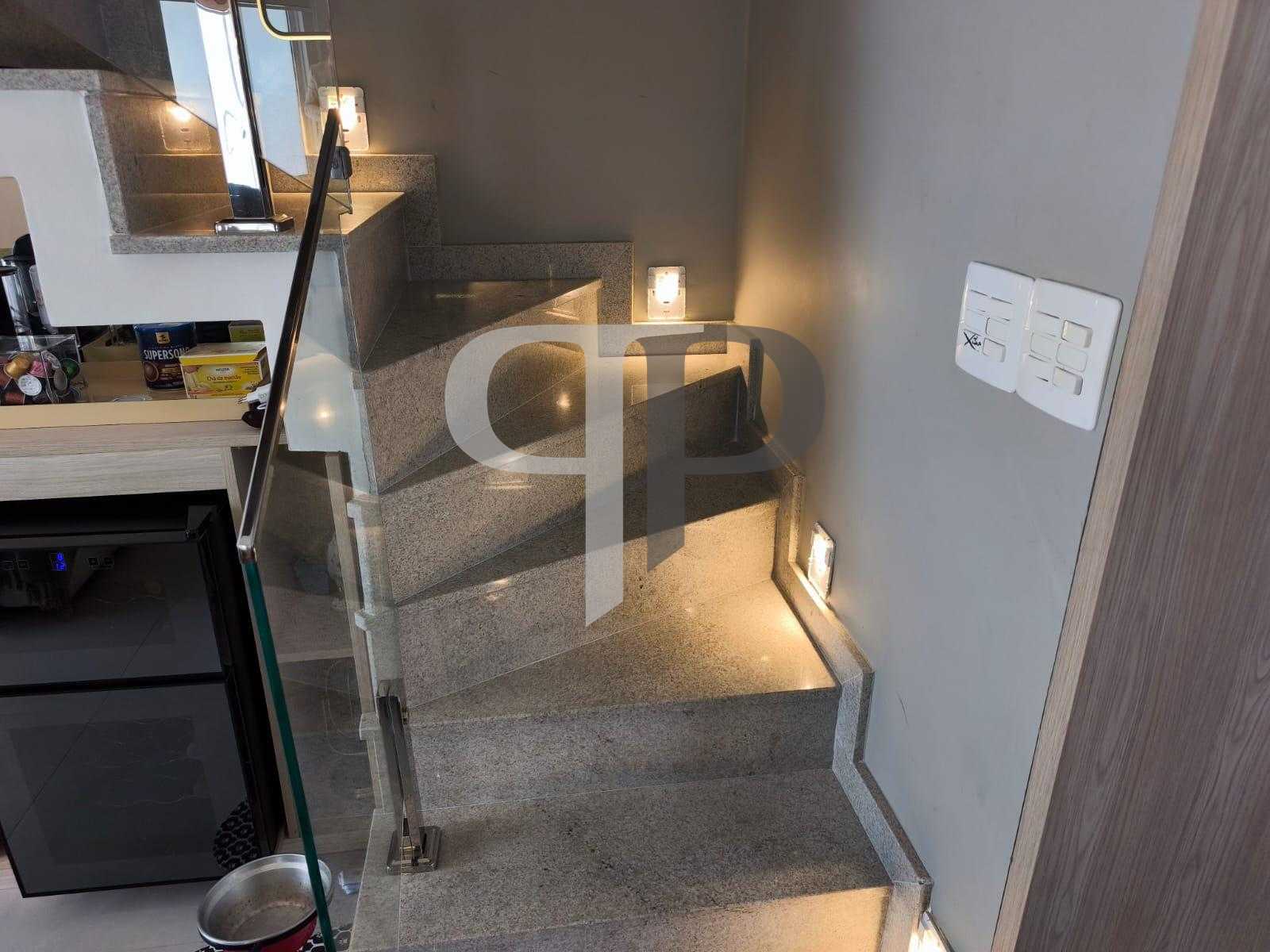 Sobrado à venda, com piscina privativa, no Residencial Bella V...