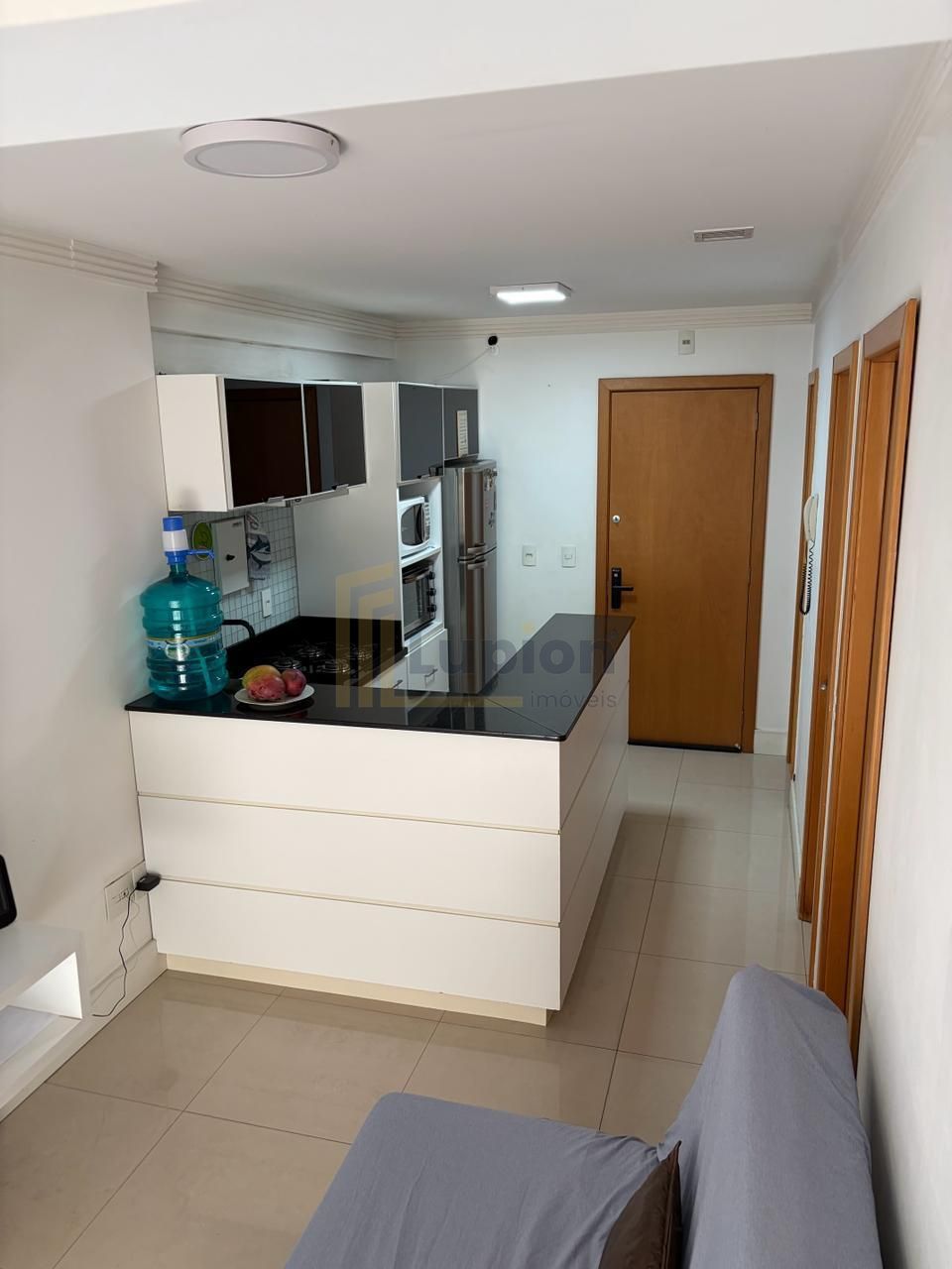 Apartamento mobiliado, 2 quartos com terraço de 30m² à venda n...