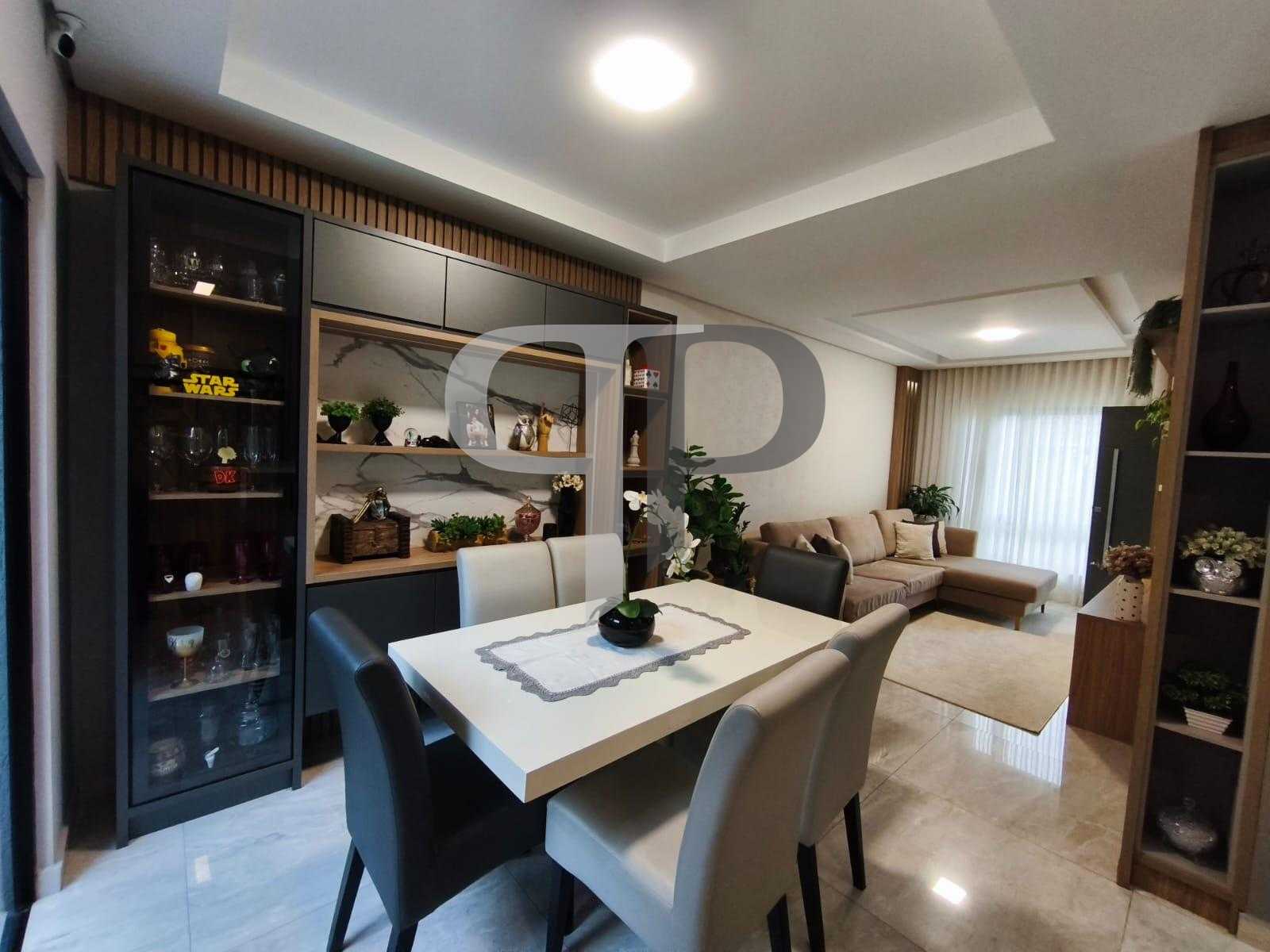 Sobrado à venda no Residencial Boulevard Riesel com suíte e cl...