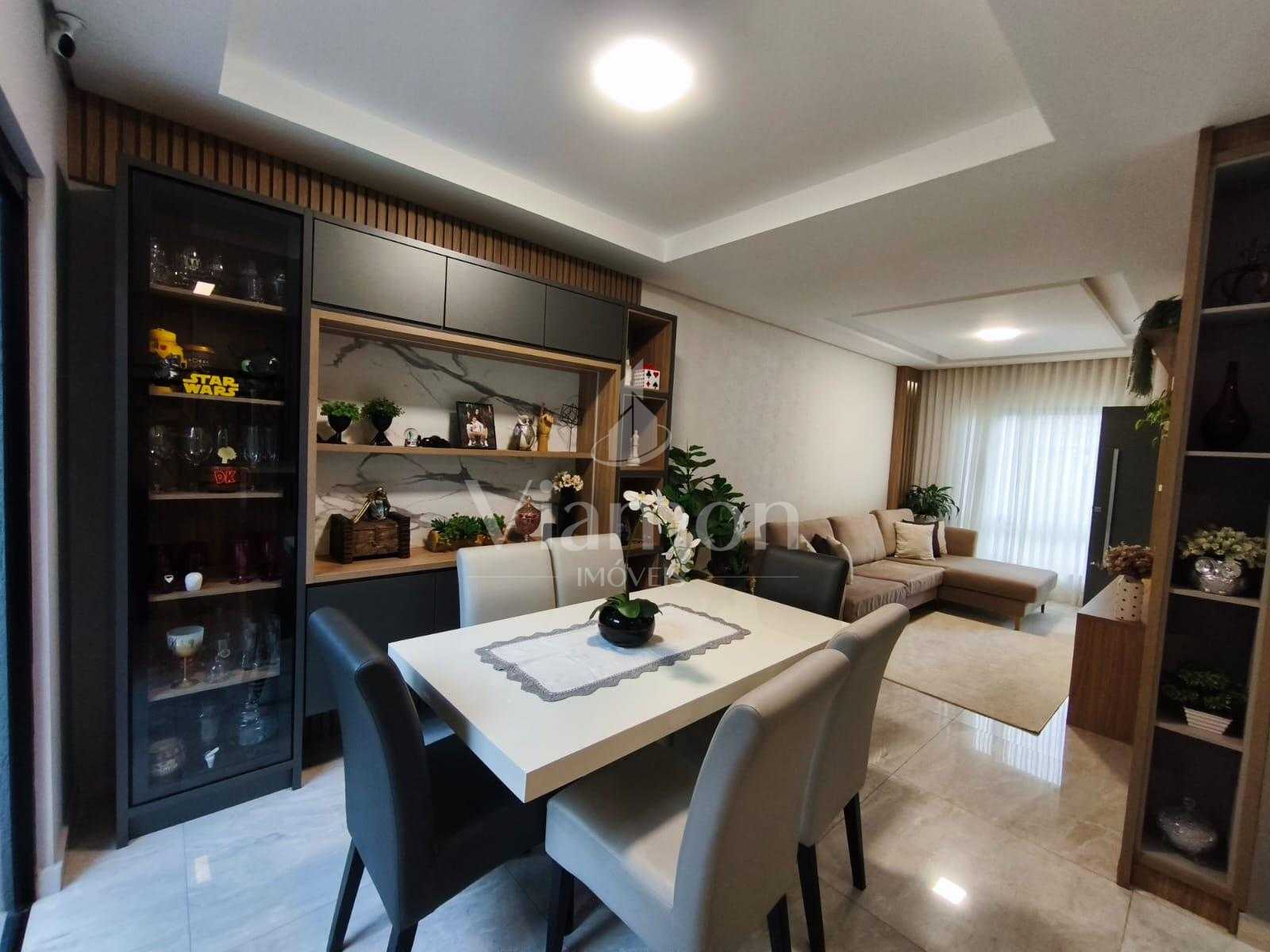 Sobrado à venda no Residencial Boulevard Riesel com suíte e cl...