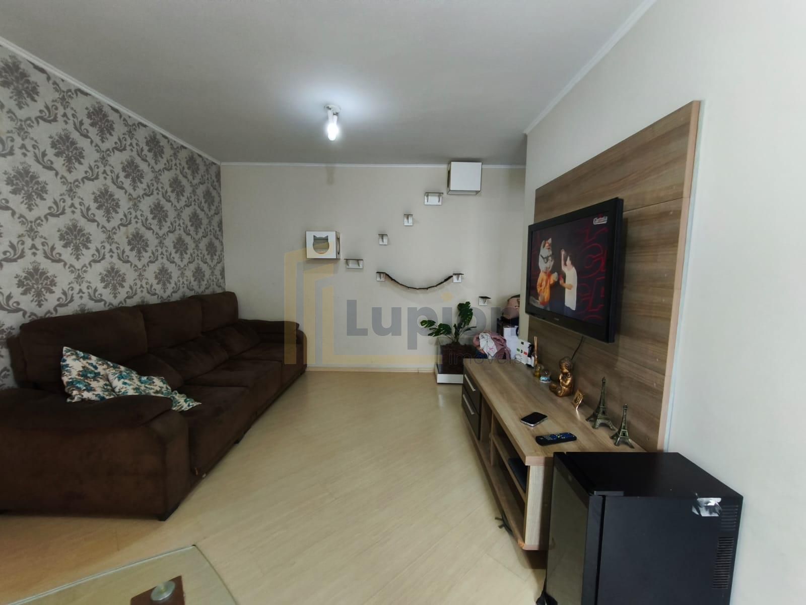 Apartamento a venda - 3 Quartos sendo 1 Suíte, com Vaga, no Re...