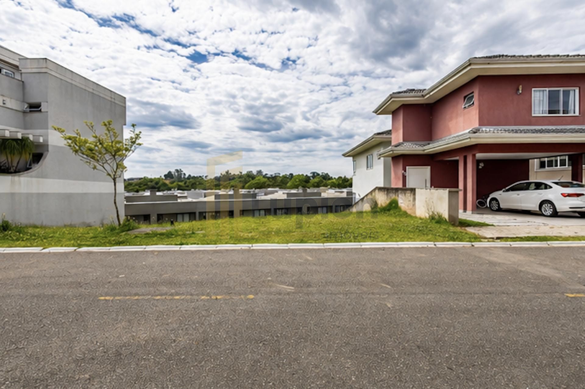 Terreno à venda, 303m² | Condomínio Clube no Atuba | Segurança...