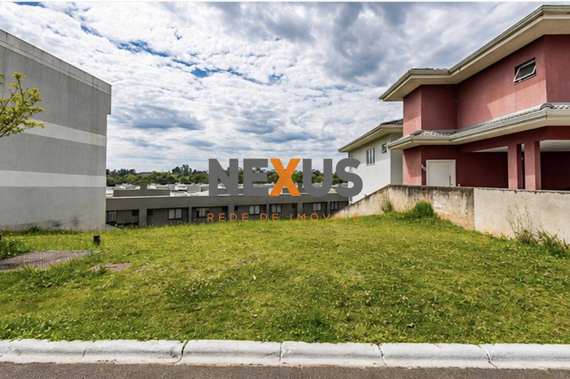 Terreno à venda, 303m² | Condomínio Clube no Atuba | Segurança...