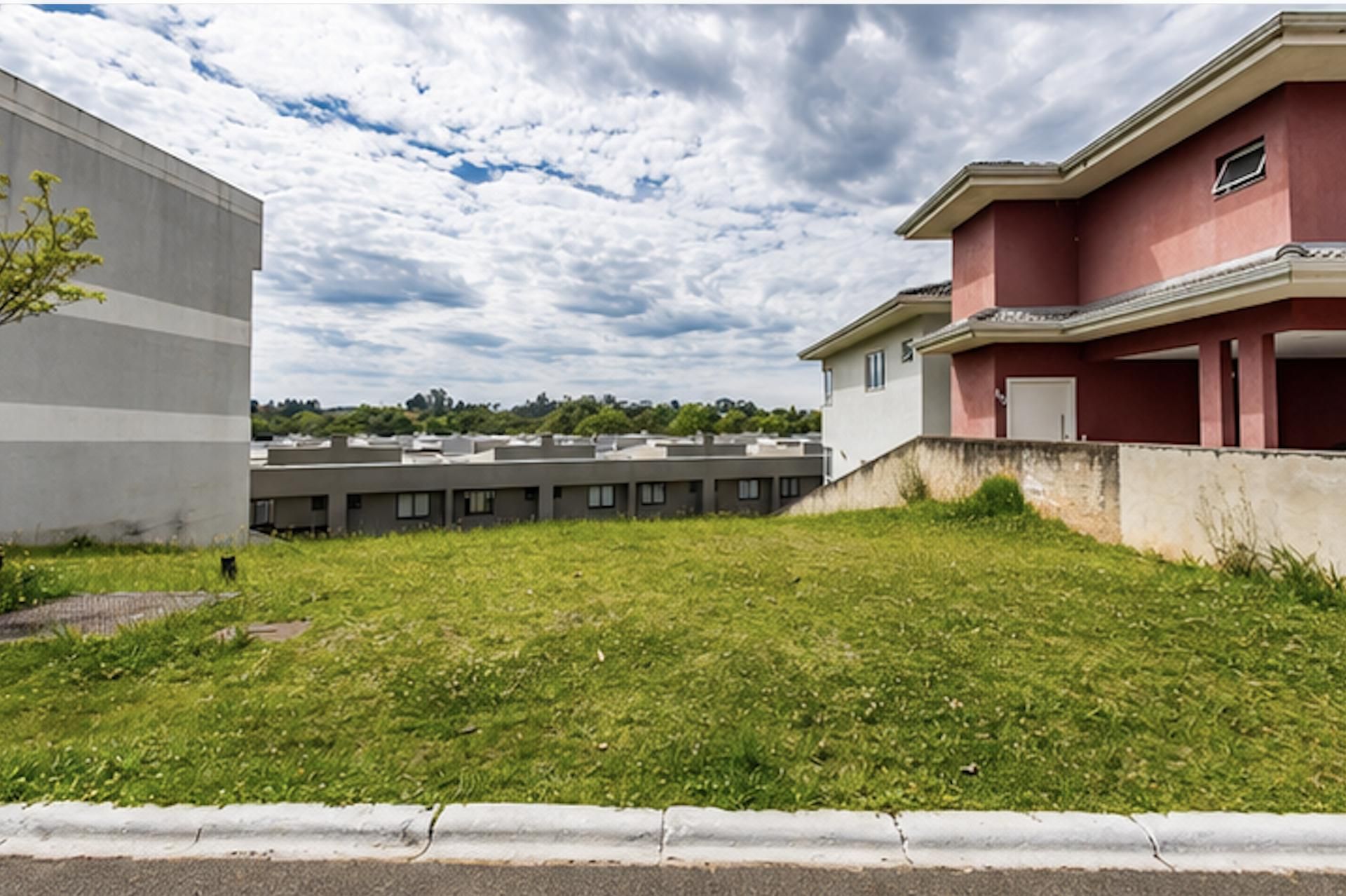 Terreno à venda, 303m² | Condomínio Clube no Atuba | Segurança...