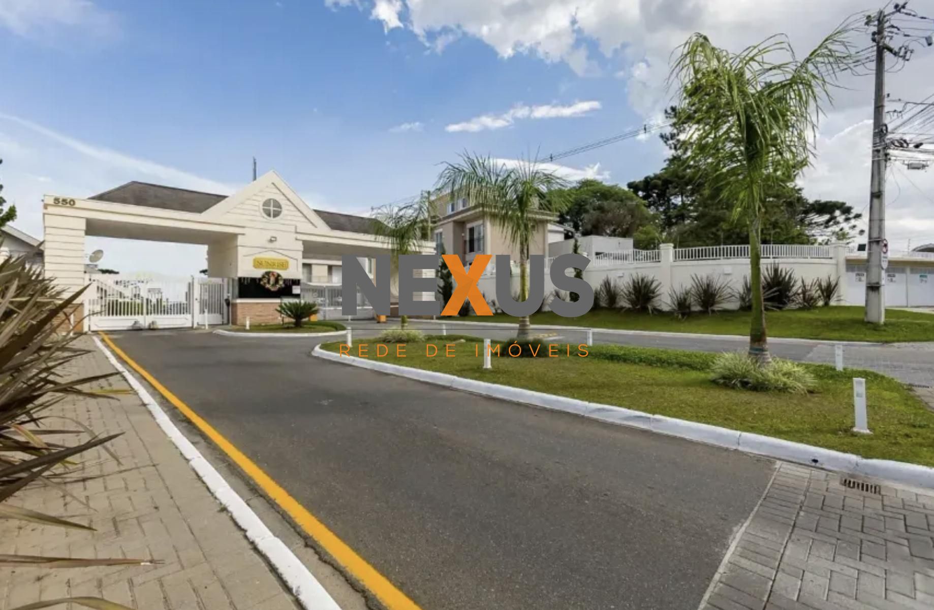 Terreno à venda, 303m² | Condomínio Clube no Atuba | Segurança...