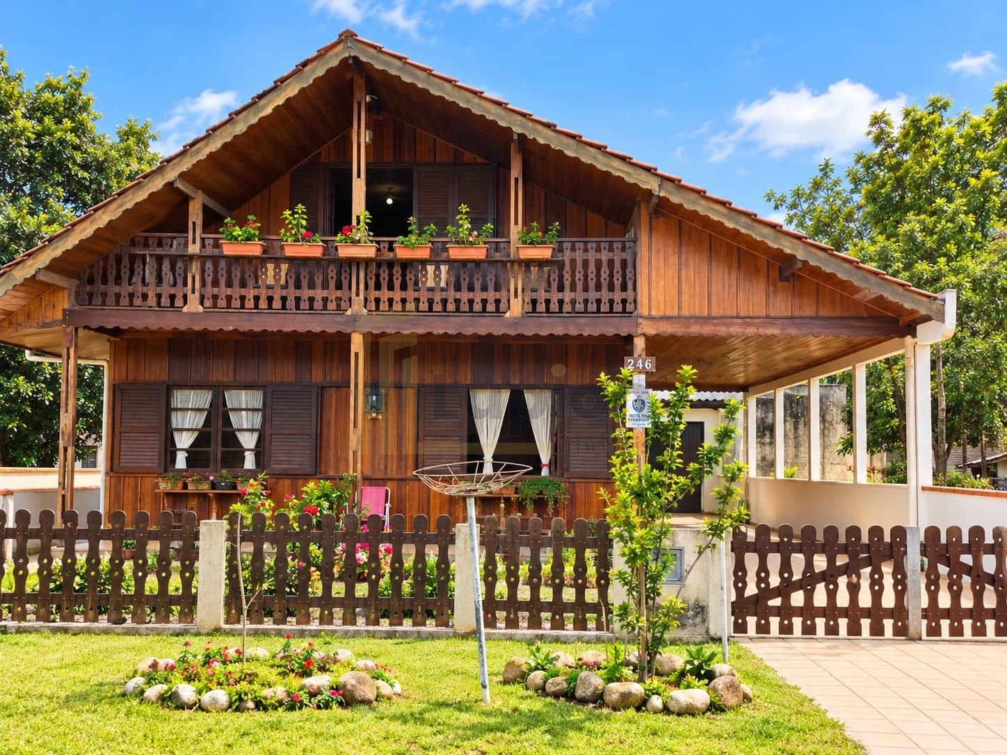 Casa à venda com 3 quartos a 150m da praia, em Barra do Saí, I...