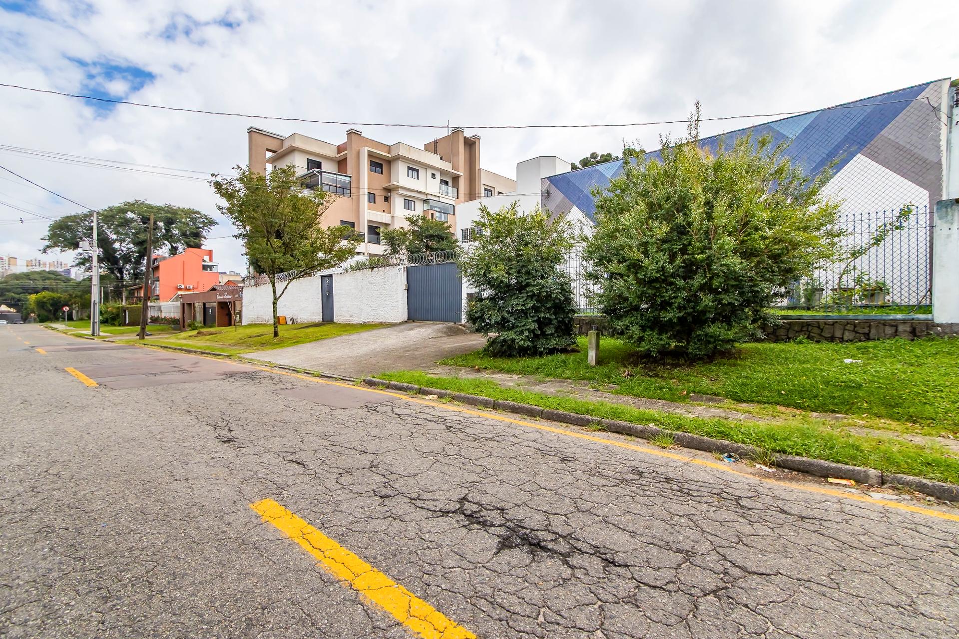Ótimo terreno à venda no bairro AGUA VERDE, CURITIBA - PR