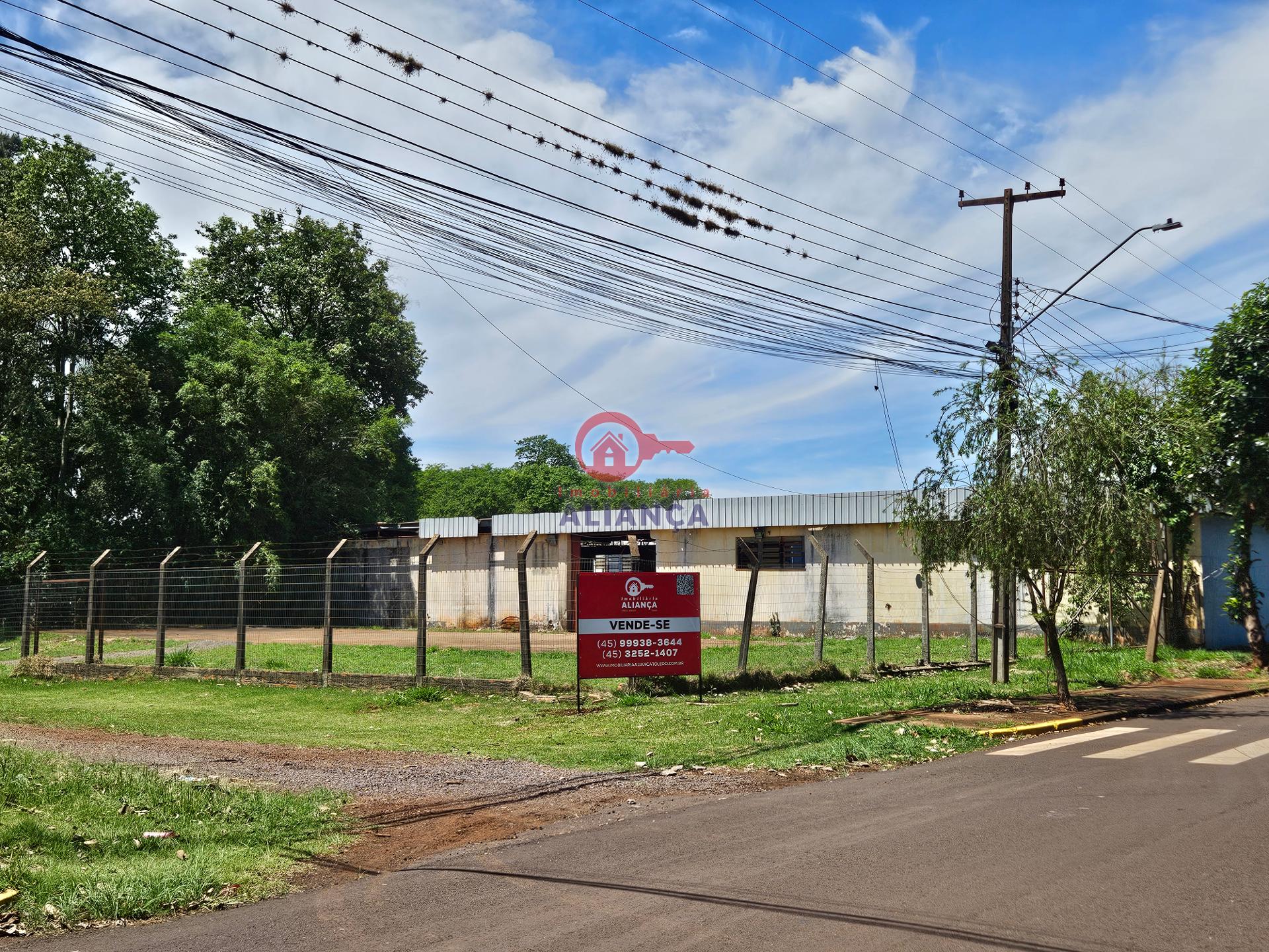 TERRENO COM 1.144,08M  LOCALIZADO A UMA QUADRA DA AVENIDA MINISTRO CIRNE LIMA EM TOLEDO