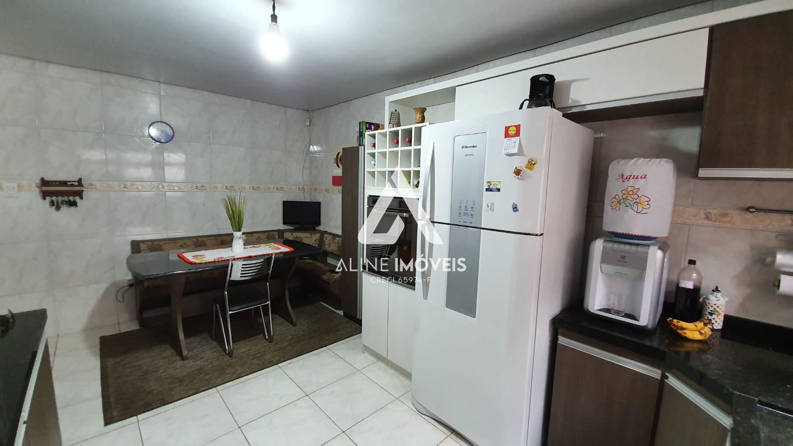 Casa à venda com 3 quartos, 200m² - Foto 18