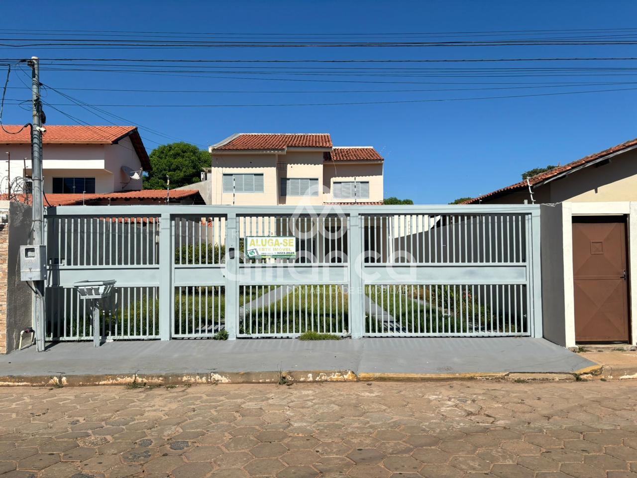 Casa com 3 dormitórios para locação, Centro, CACERES - MT