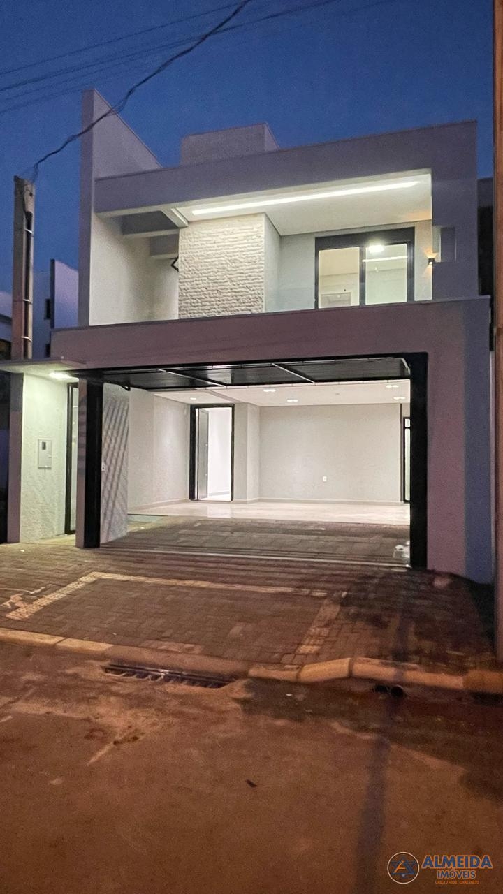 SOBRADO NOVO COM FINO ACABAMENTO NO BAIRRO TROPICAL III, COM 1...