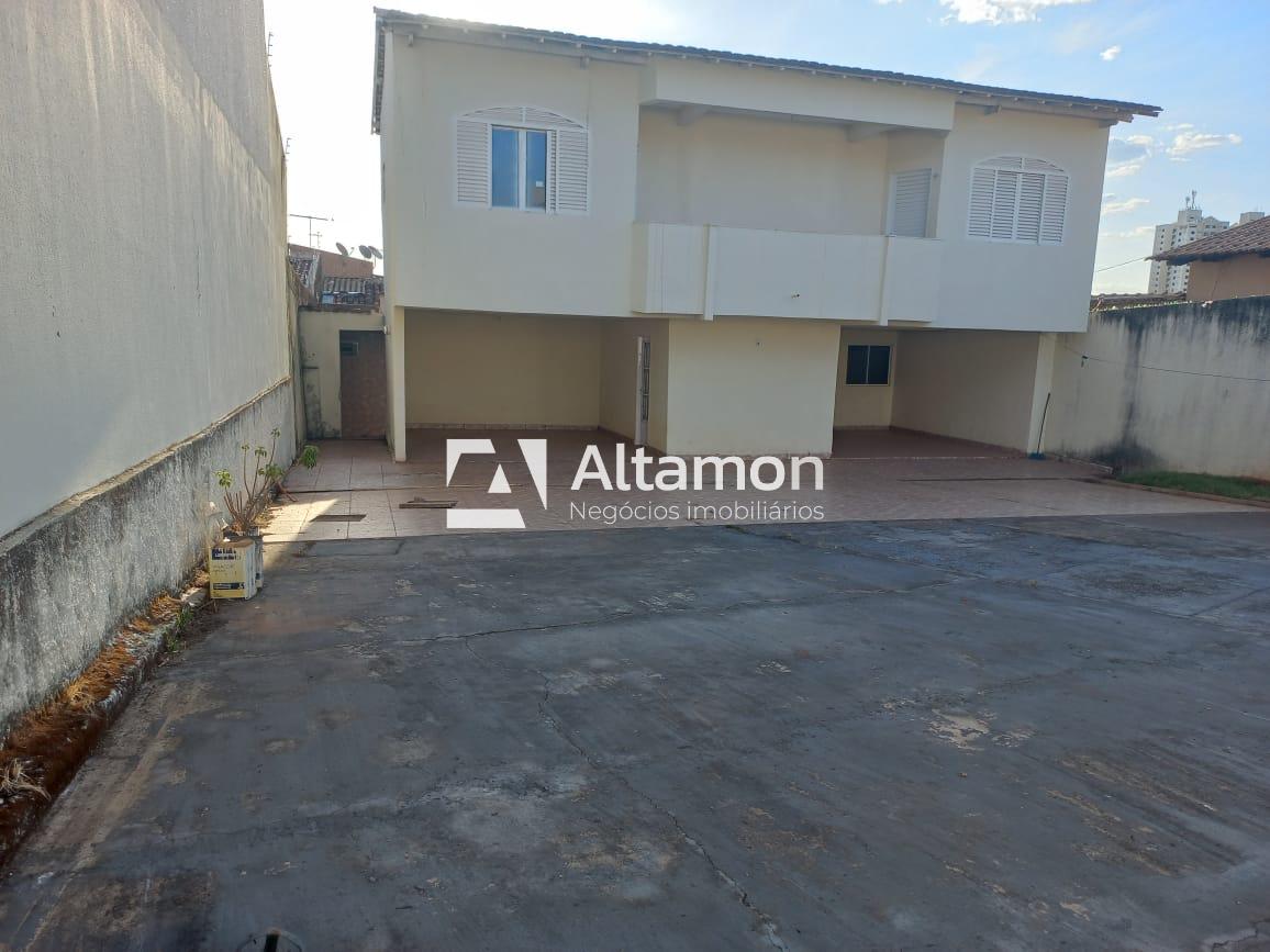 Sobrado à venda e aluguel com 3 quartos, 560m² - Foto 2