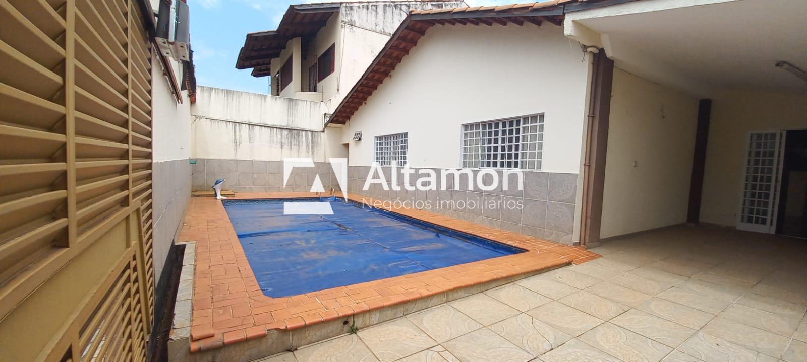 Casa à venda com 4 quartos, 353m² - Foto 2