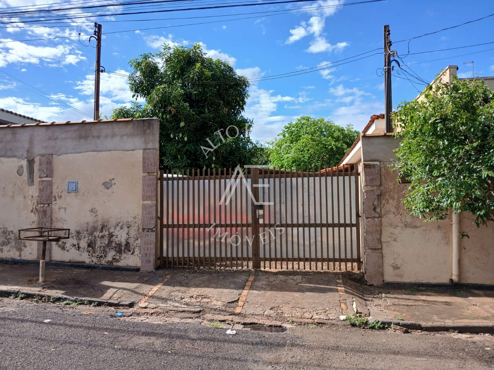 Casa no Centro de Serrana