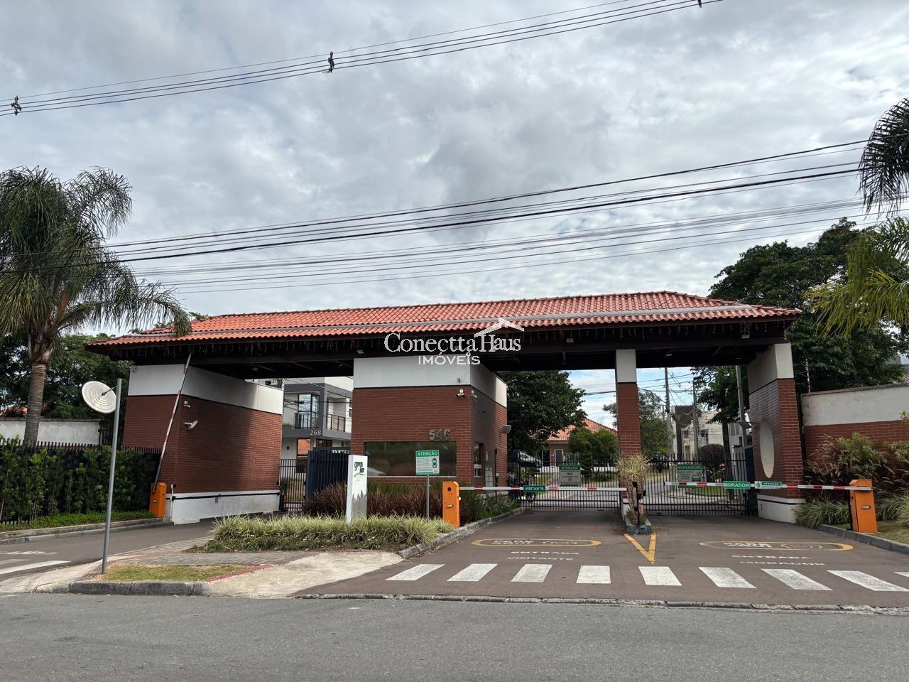 Sobrado com área gourmet à venda, 132 m  - Pinheirinho - Curit...