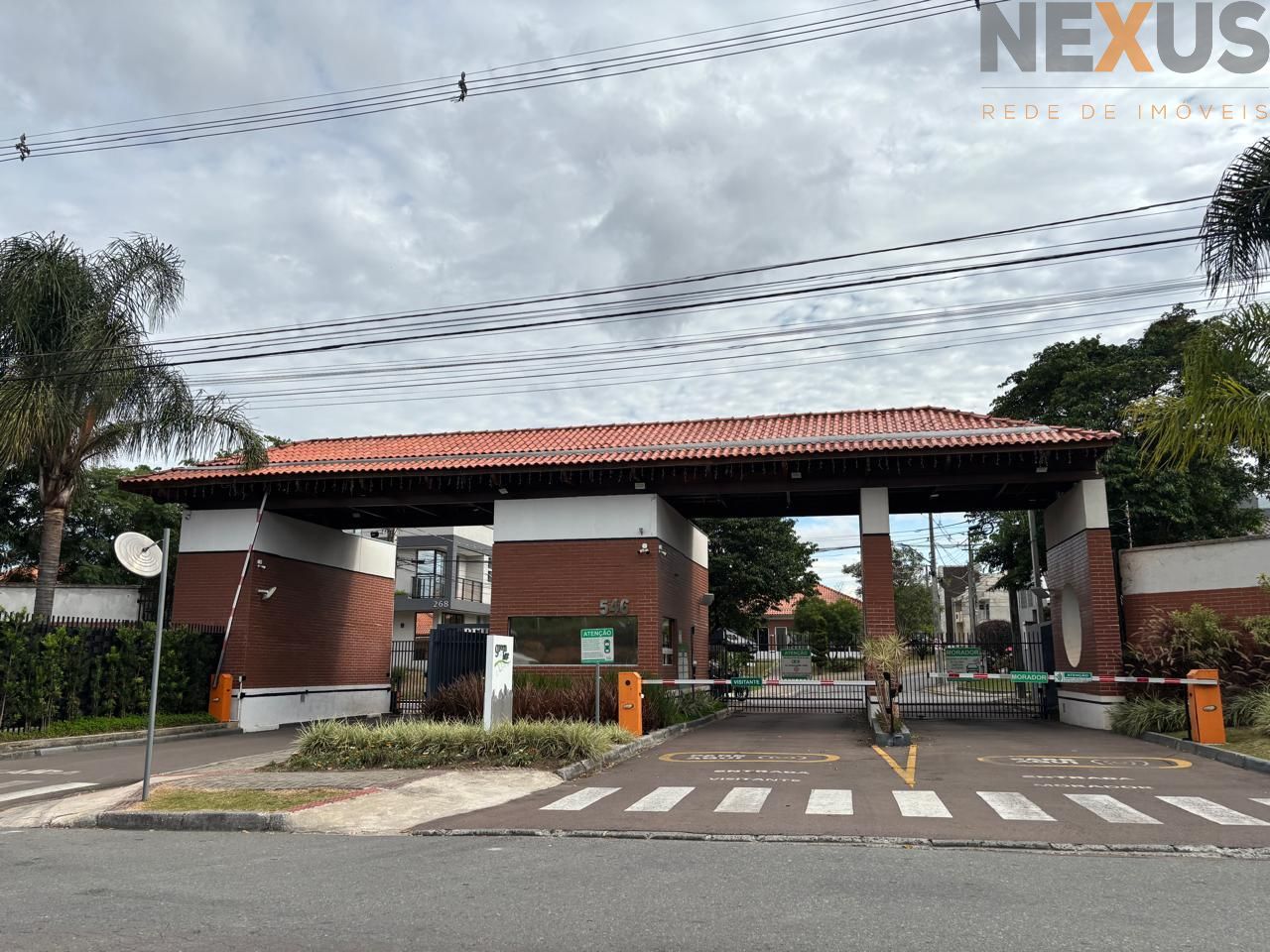 Sobrado com área gourmet à venda, 132 m  - Pinheirinho - Curit...