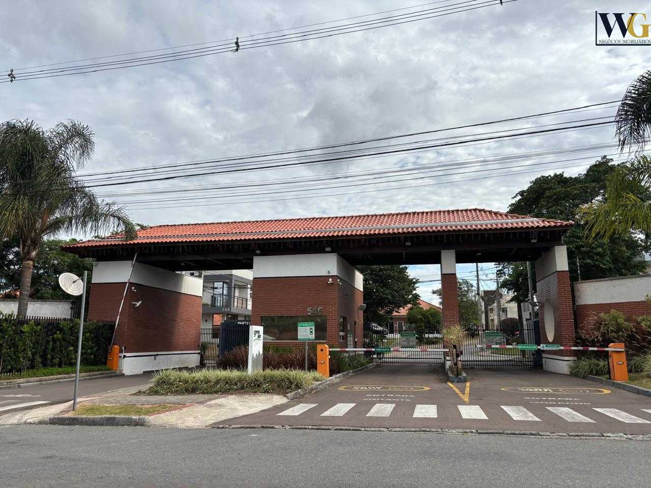 Sobrado com área gourmet à venda, 132 m  - Pinheirinho - Curit...