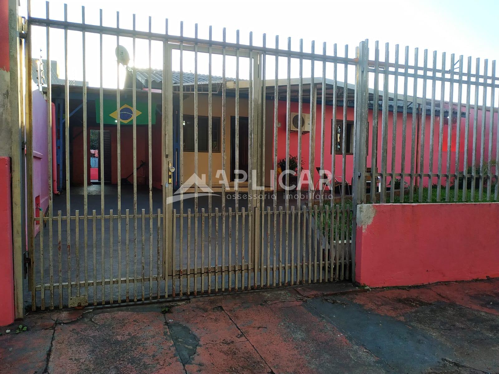 Casa com 03 dormitórios à venda na Vila A, em Foz do Iguaçu - PR