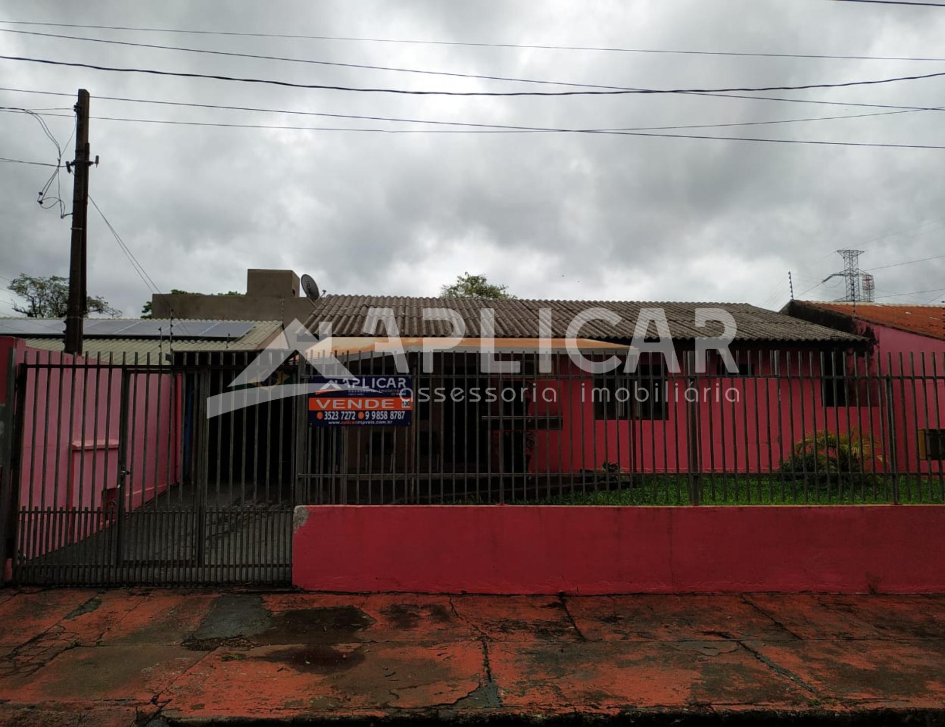 Casa com 03 dormitórios à venda na Vila A, em Foz do Iguaçu - PR