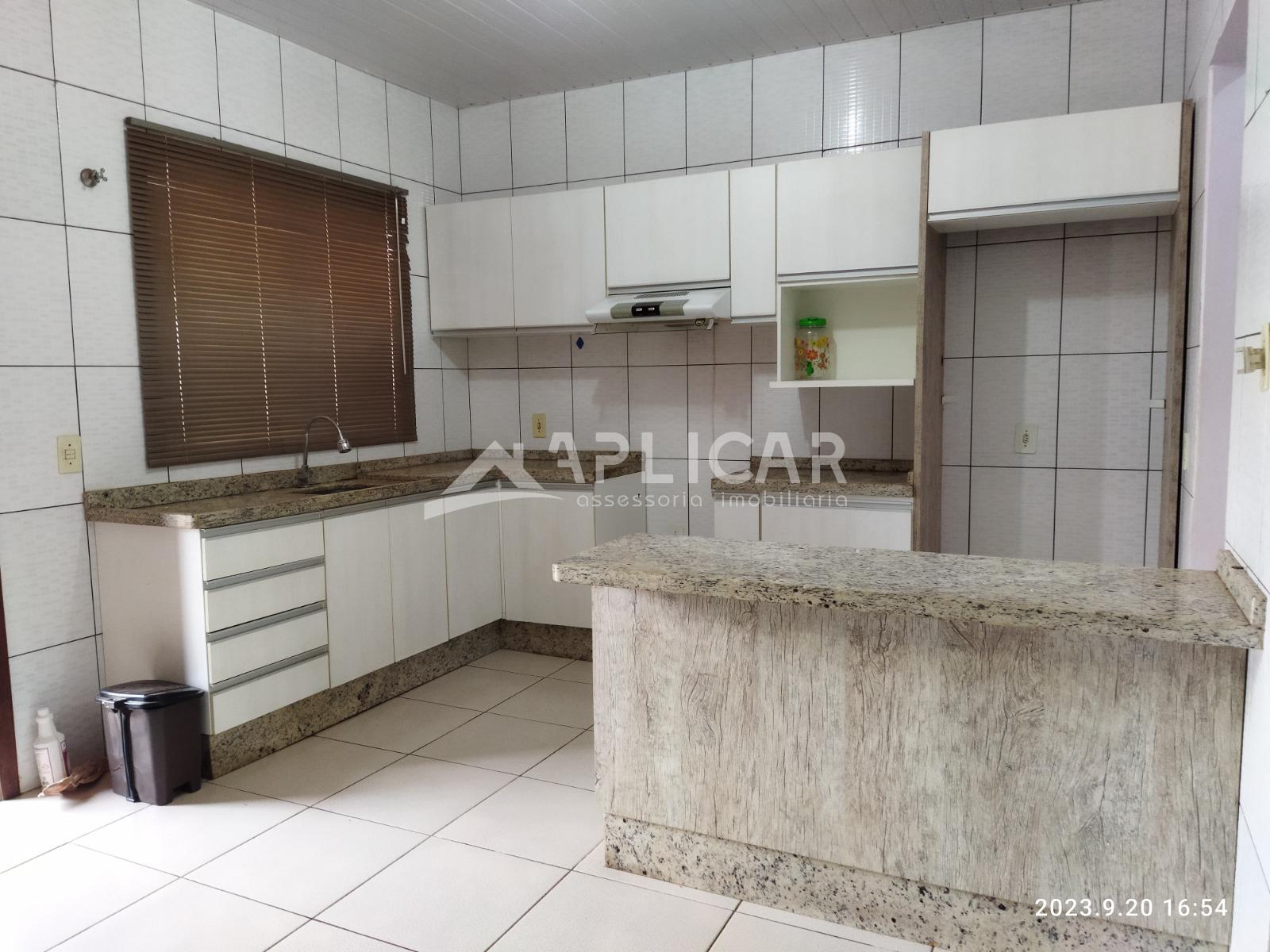 Casa para locação com cozinha planejada no Jardim Alvorada, FO...