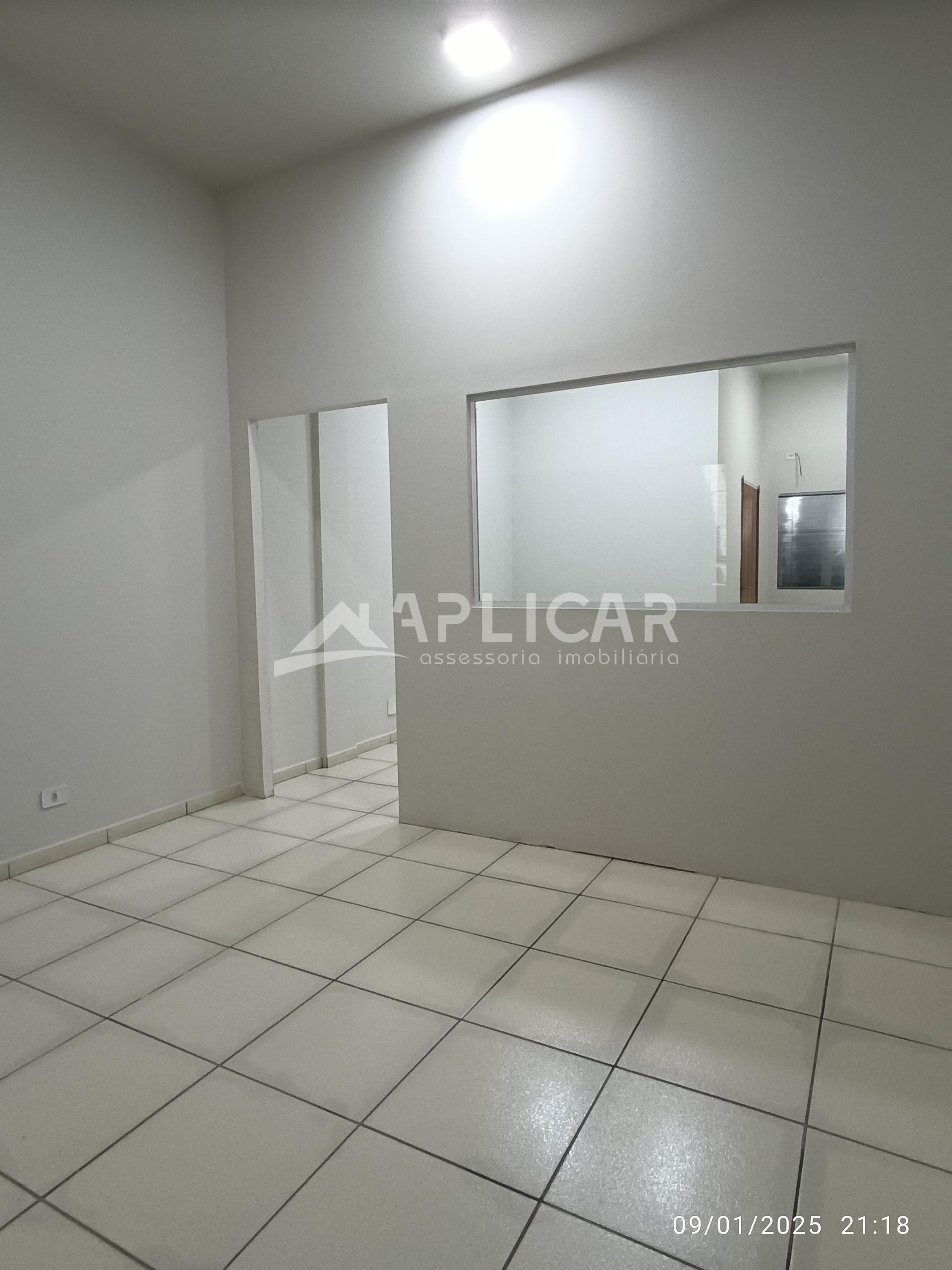 SALA COMERCIAL NA VILA A - COM APROX. 50 m  - FOZ DO IGUAÇU - PR