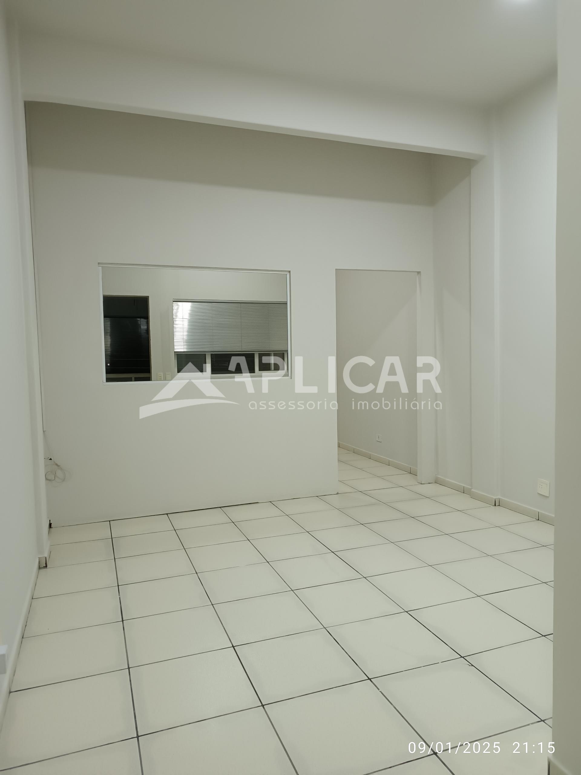 SALA COMERCIAL NA VILA A - COM APROX. 50 m  - FOZ DO IGUAÇU - PR