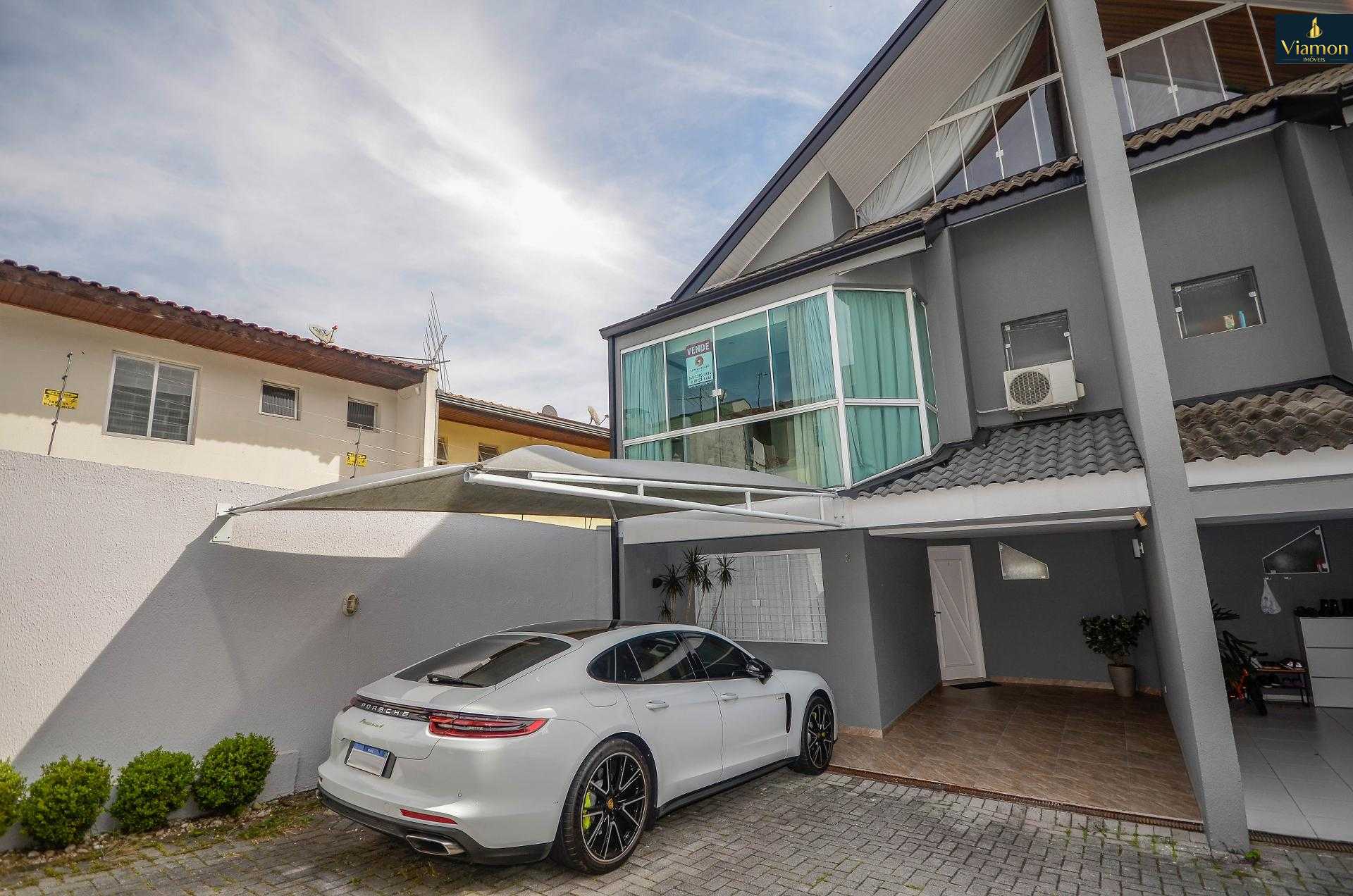Sobrado mobiliado e decorado a venda no ecoville