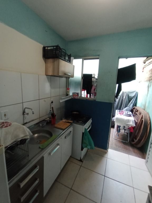 Sobrado à venda, 46 m  por R  200.000,00 - Santa Cândida - Cur...