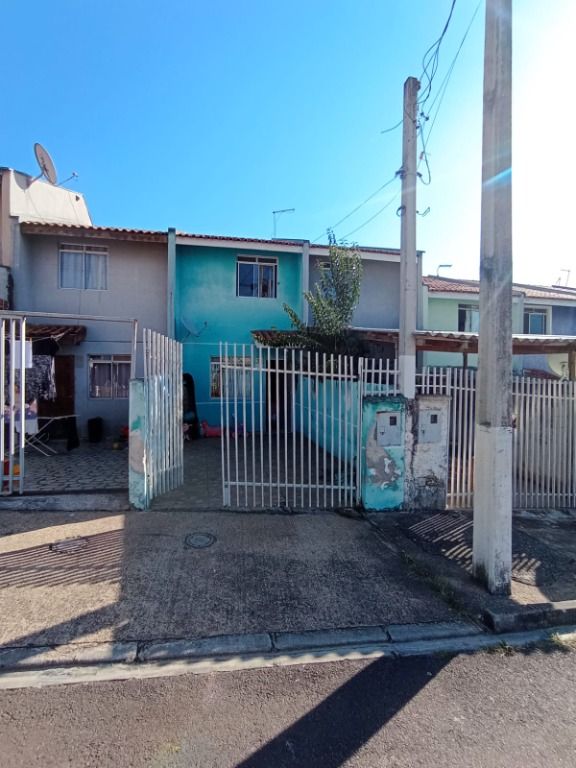 Sobrado à venda, 46 m  por R  200.000,00 - Santa Cândida - Cur...
