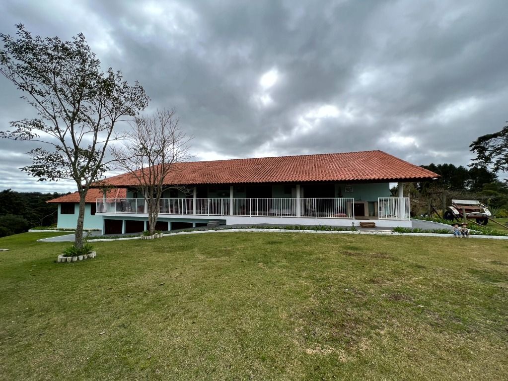 Casa com 4 quartos à venda, 550 m  por  Augusta - Curitiba PR