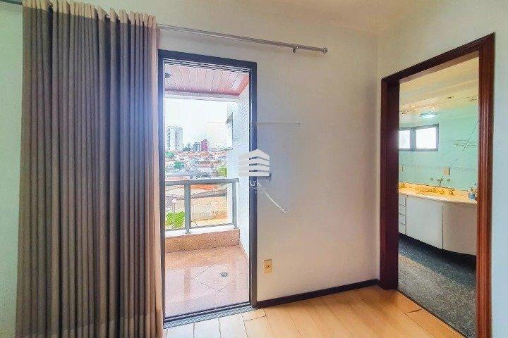 Apartamento com 4 quartos sendo 2 suites e 3 vagas ? venda e l...