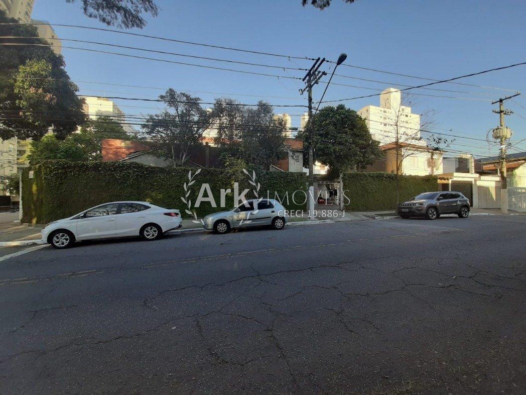 Casa comercial de esquina. 300m2 .  10m frente 30 m lateral 