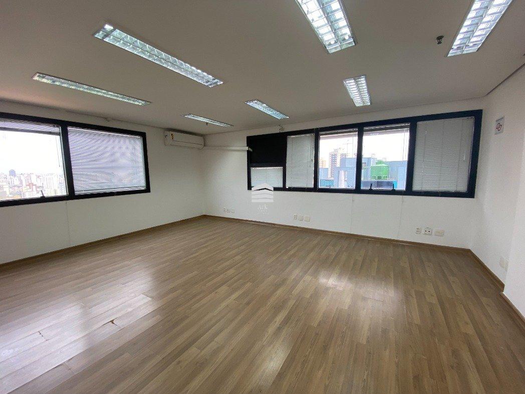 Sala comercial com 38 m2, próximo o metrô Vila Mariana 150 metros