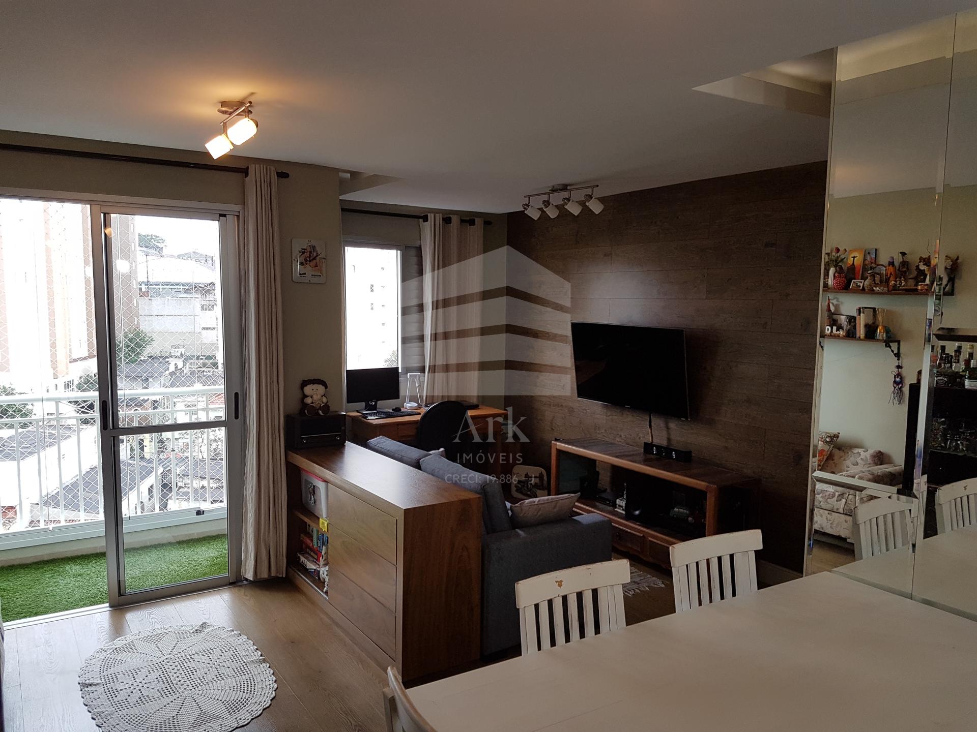 Apartamento com 2 quartos sendo 1 suite, 1 vaga e sacada à ven...