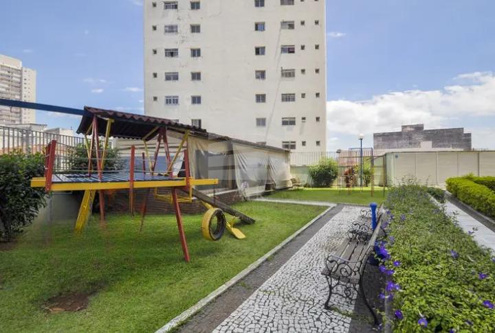 Apartamento com 2 Quartos, 1 banheiro e 1 vaga á venda no Camb...