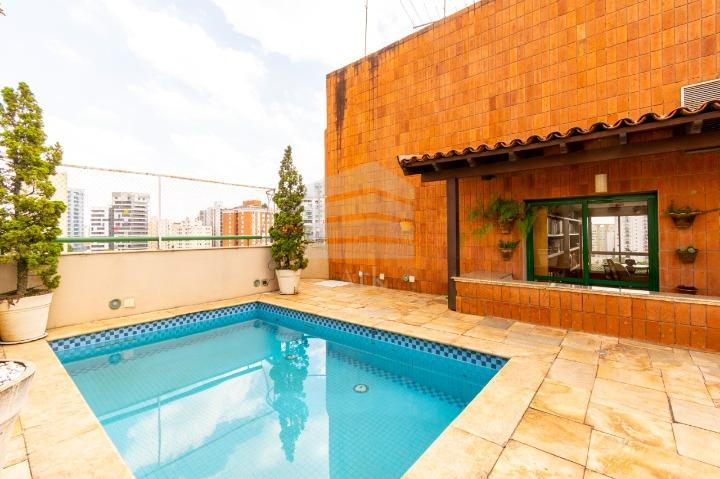 Cobertura duplex de 347m  com piscina privativa em rua tranqui...